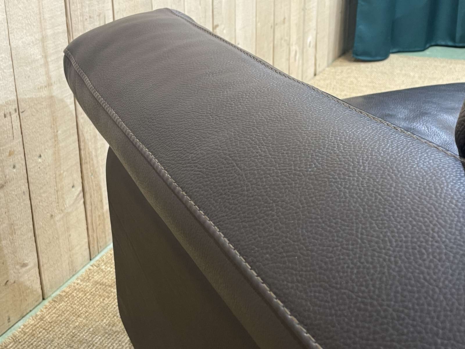 Modern 3-seater leather sofa rochebobois