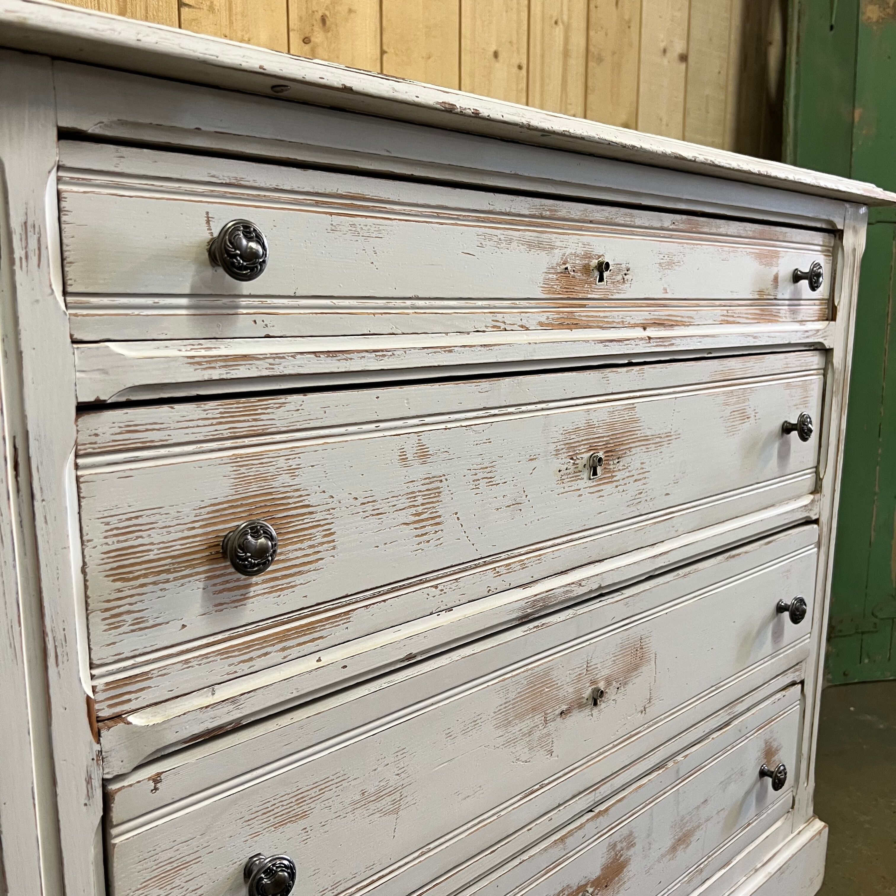 Patinated chest of drawers
