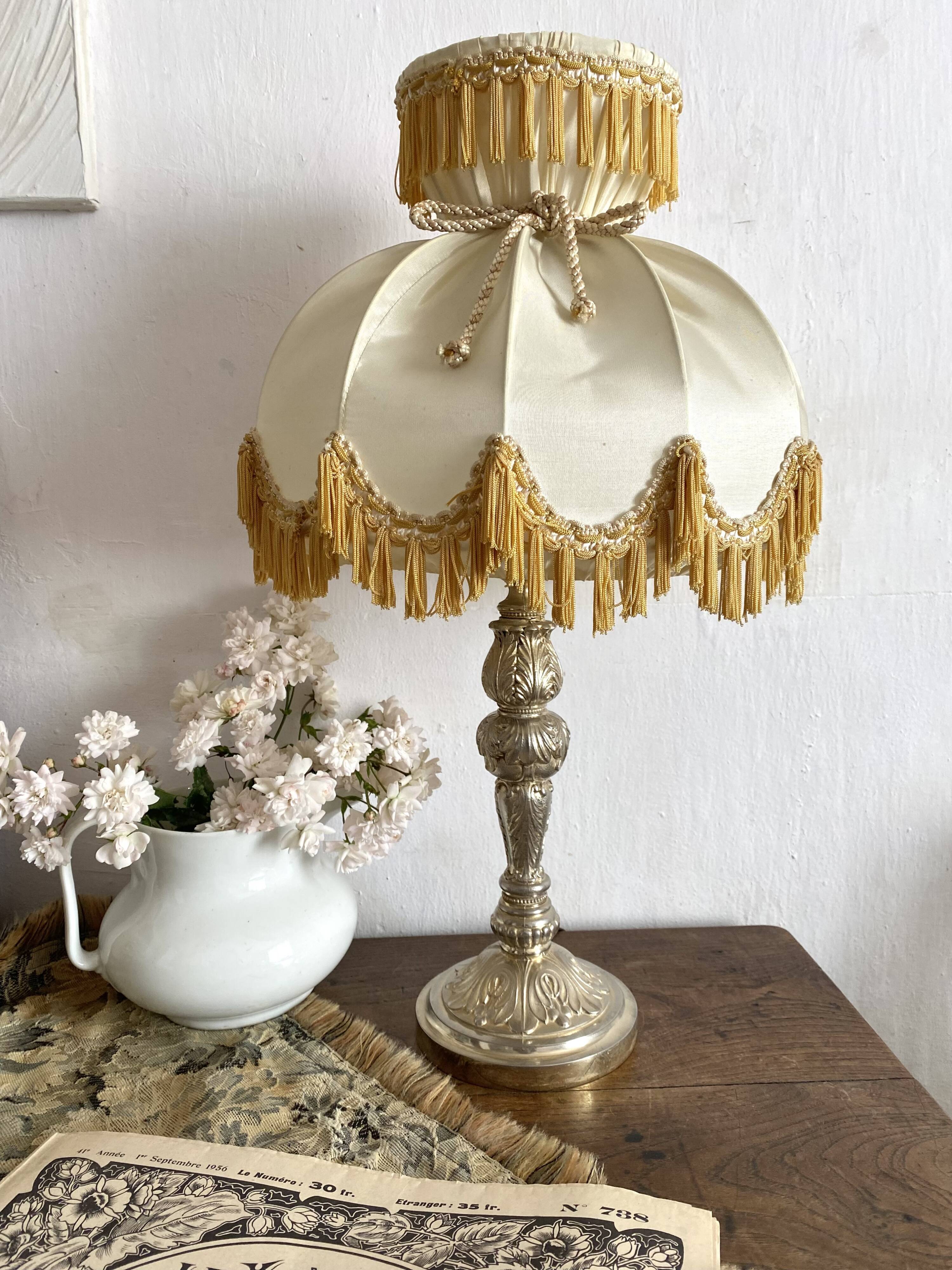 56 cm retro lamp in silver metal with fringed lampshade
