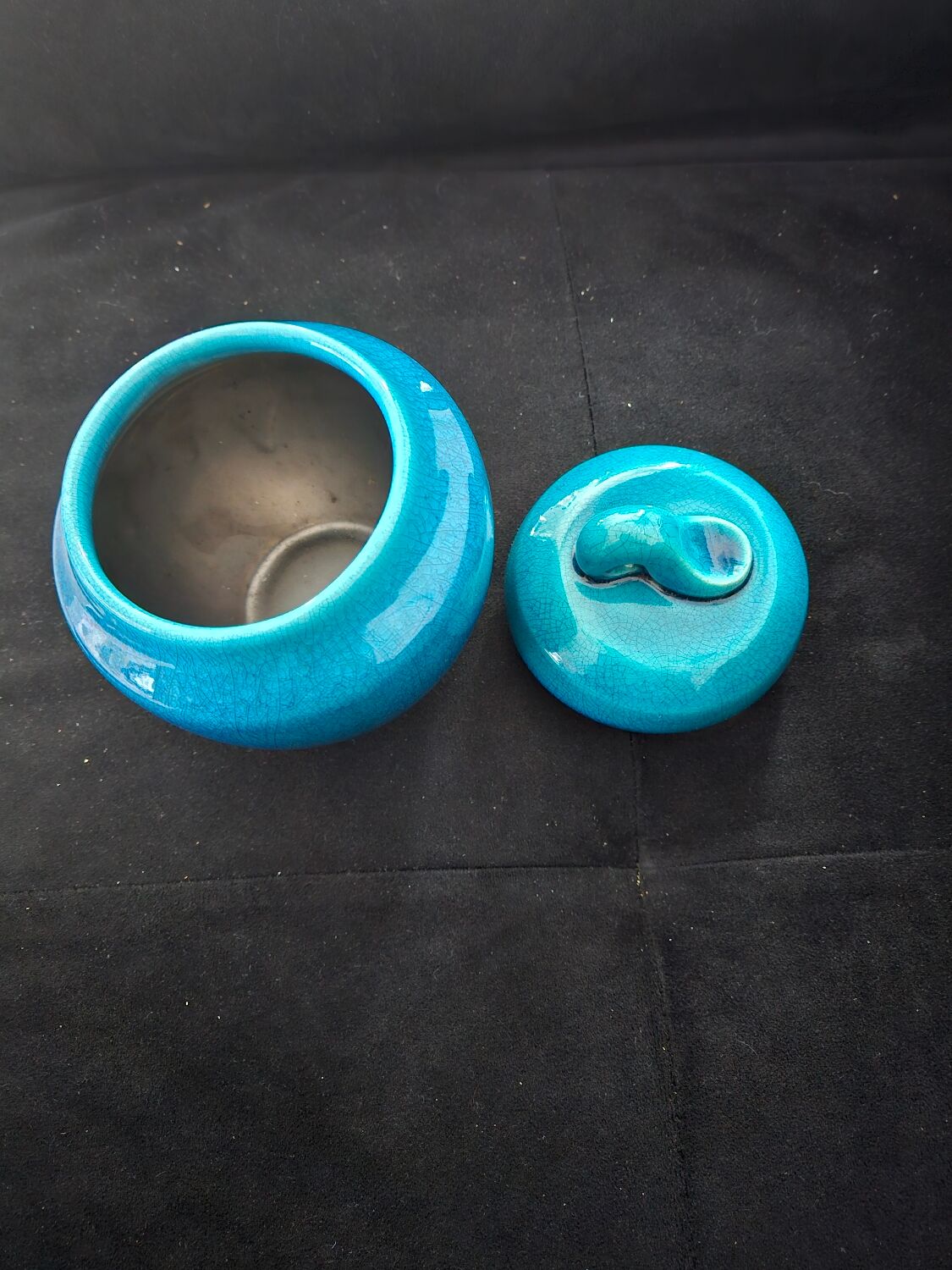 Covered pot/candy dish "duck"