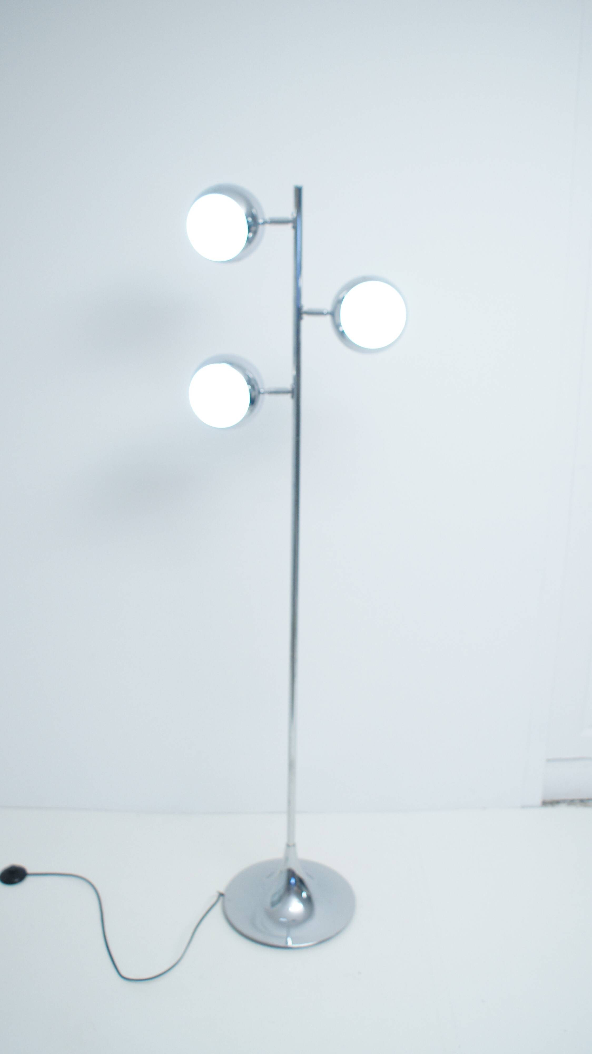 Chrome floor lamp 3 globes