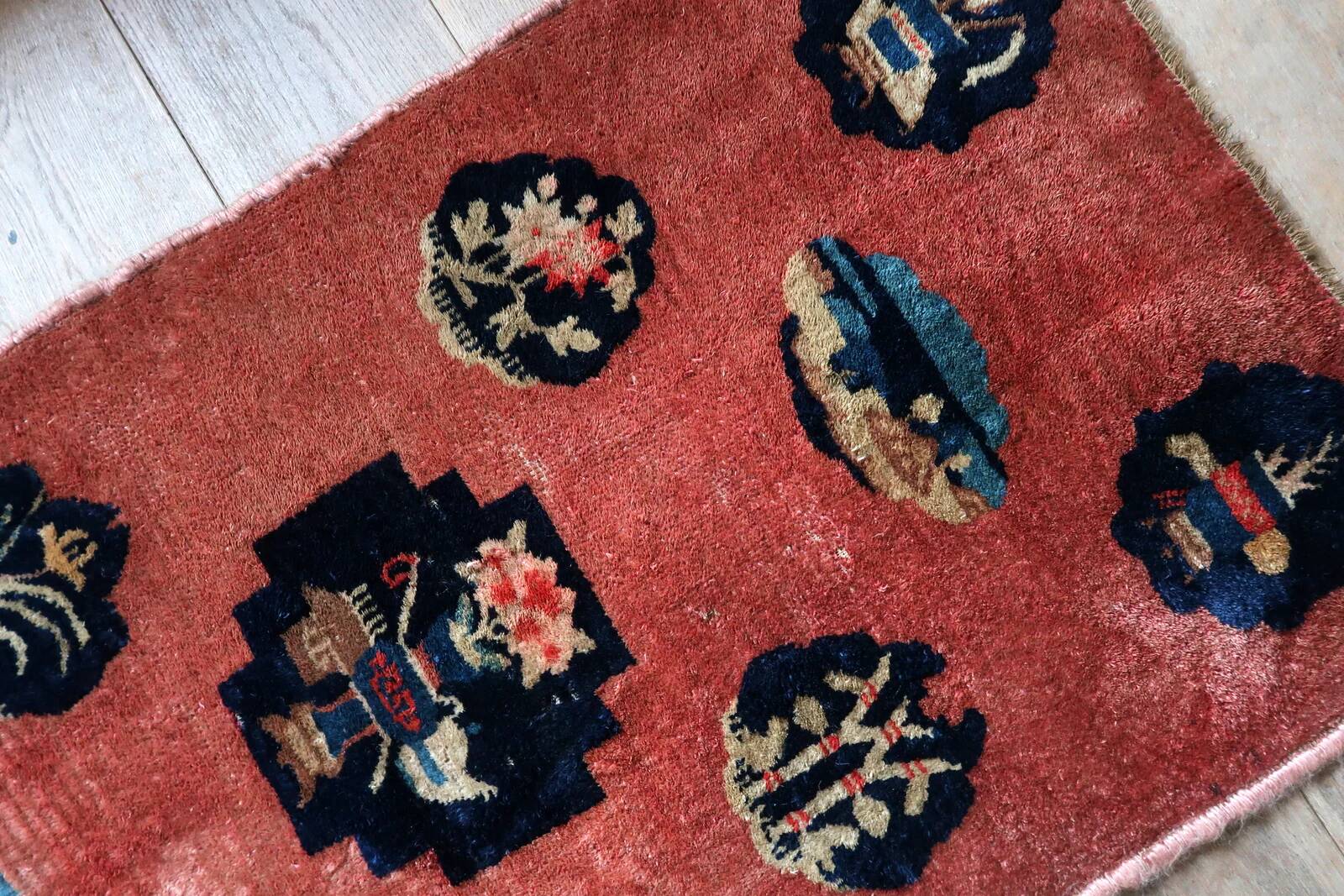 Antique 1920s Chinese Art Deco rug 68cm x 121cm - 1C1265