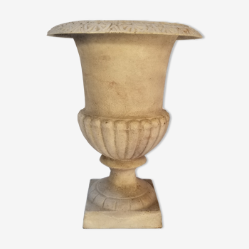 Old Medici vase in cast iron