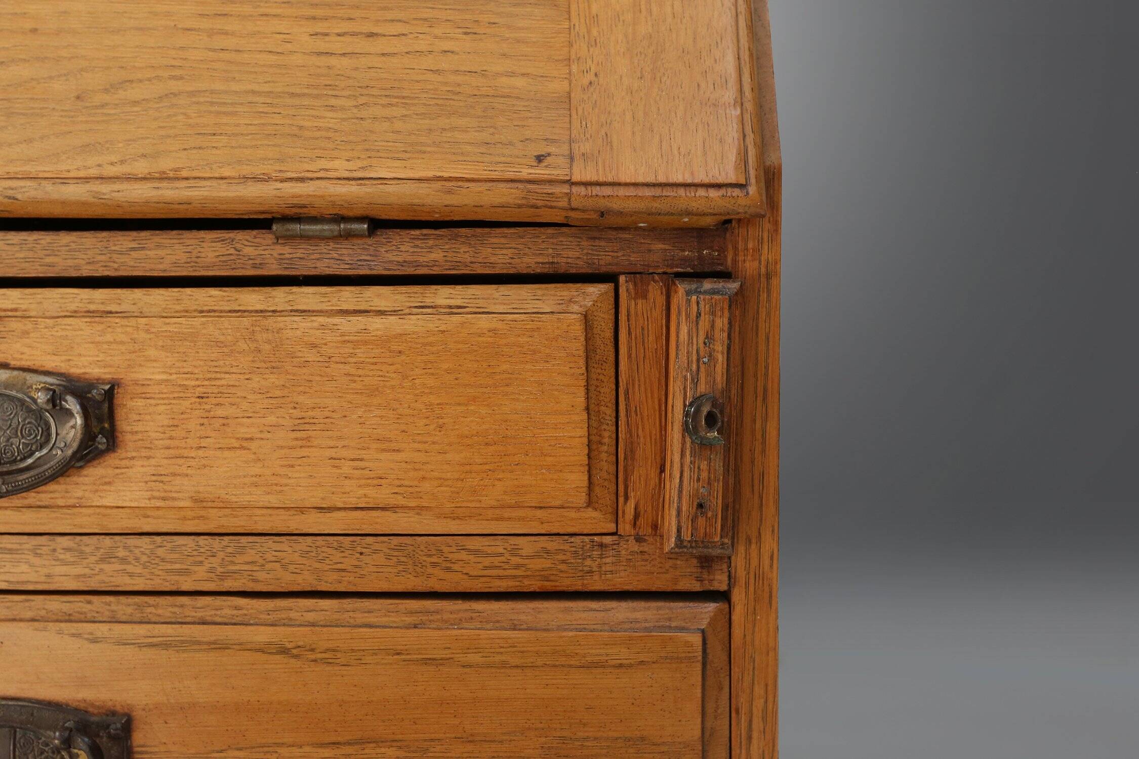 Secrétaire-bibliothèque de style Arts and Crafts anglais, vers 1910