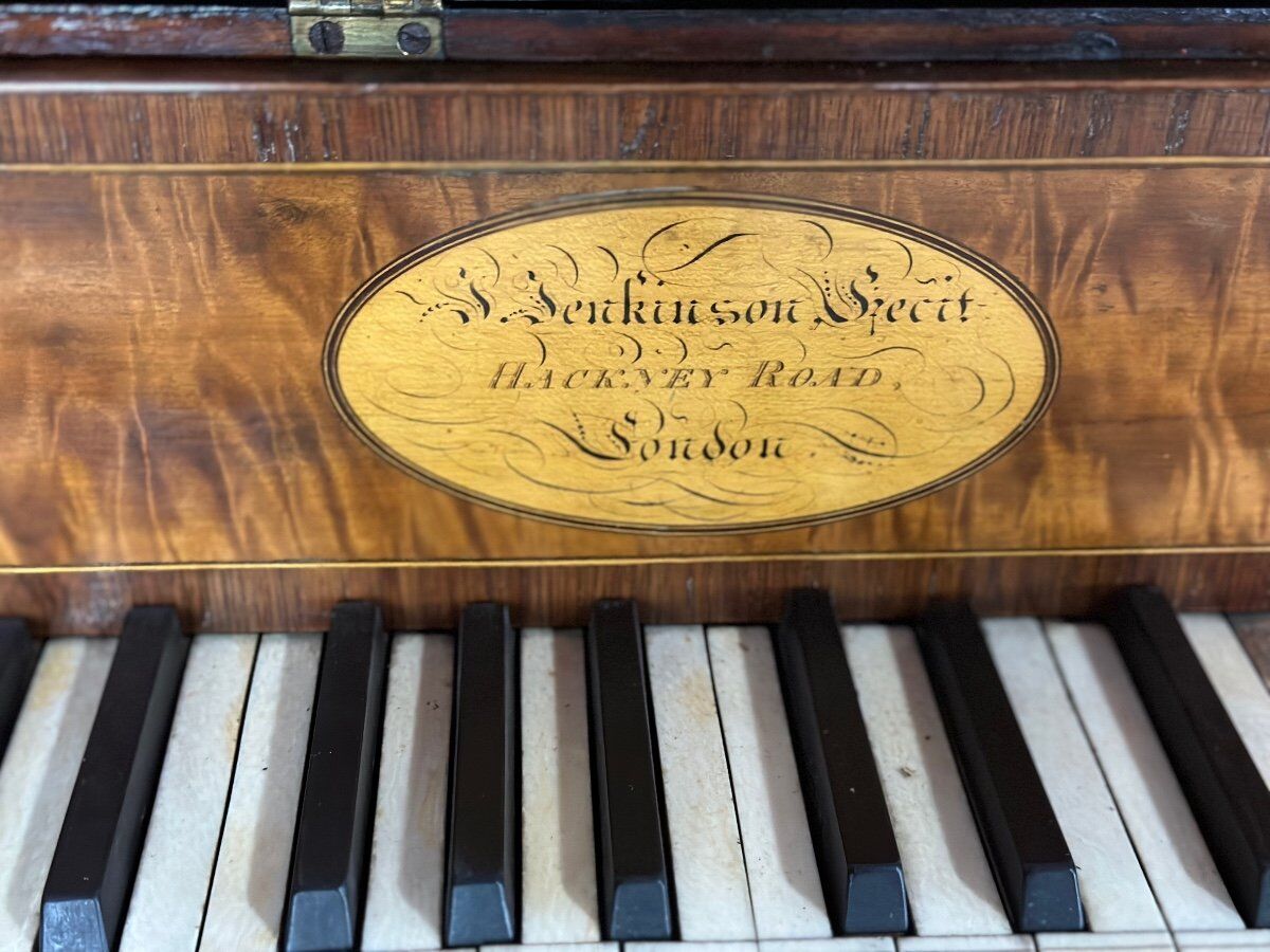 Mahogany piano table, J Jenkinson in London, before 1780.