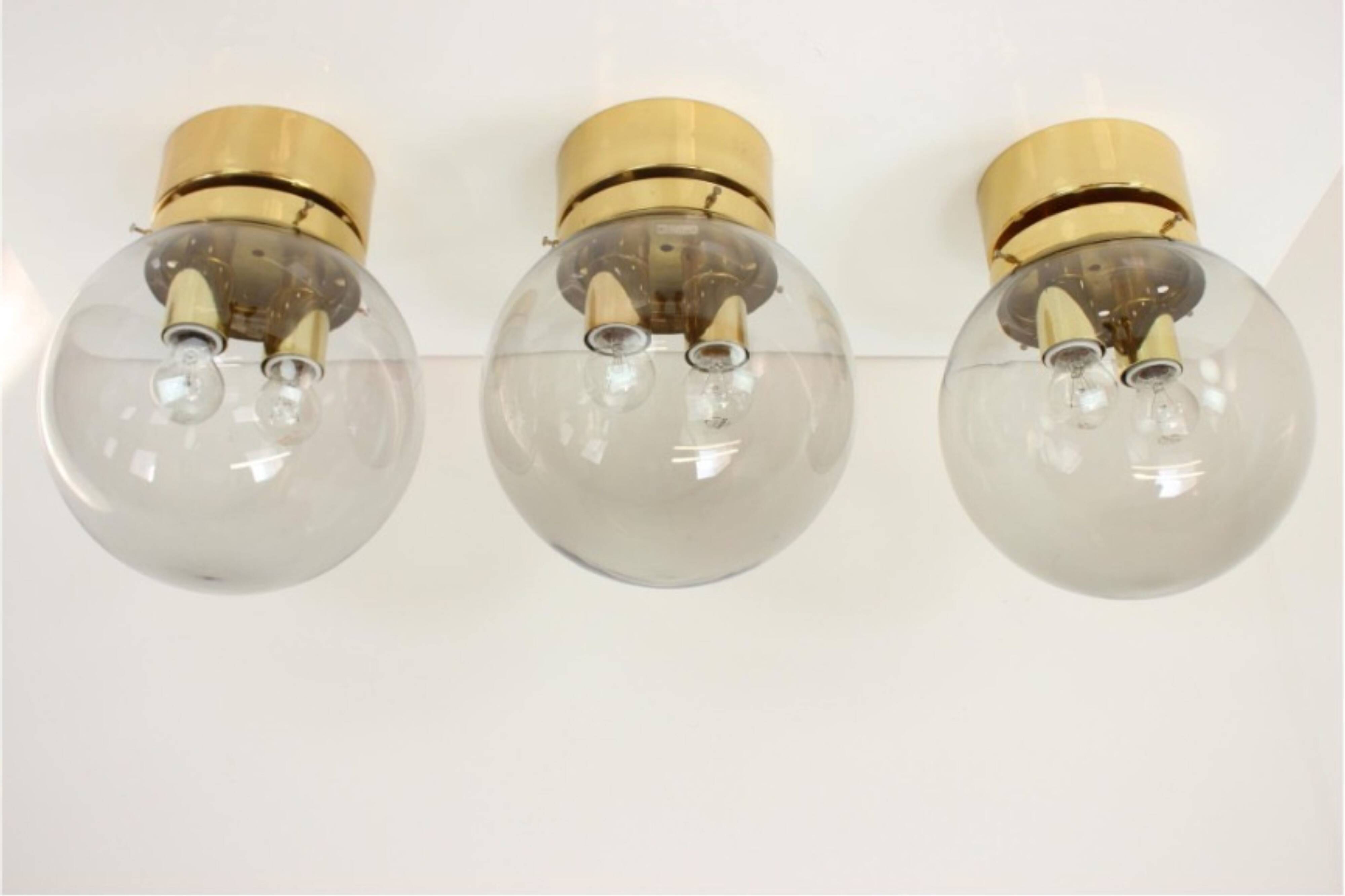 Ensemble de trois grands plafonniers en verre fumé et laiton par Kamenický Šenov, République tchèque
