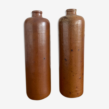 Duo de bouteilles en grès ancienne