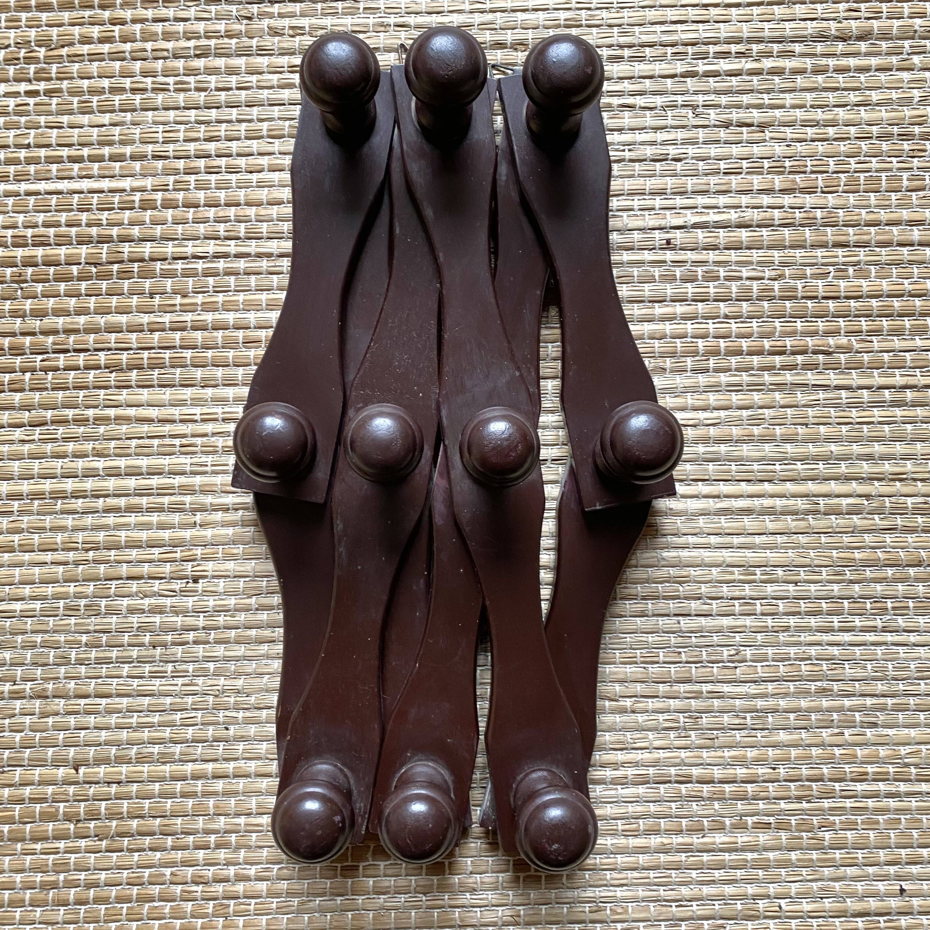 Extendable vintage wall coat rack