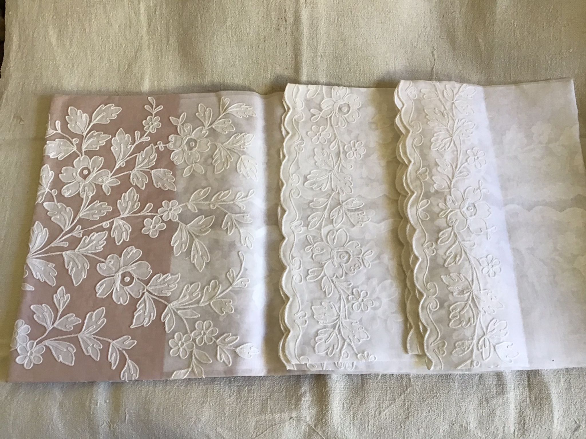 Nappe de cérémonie en organza blanc