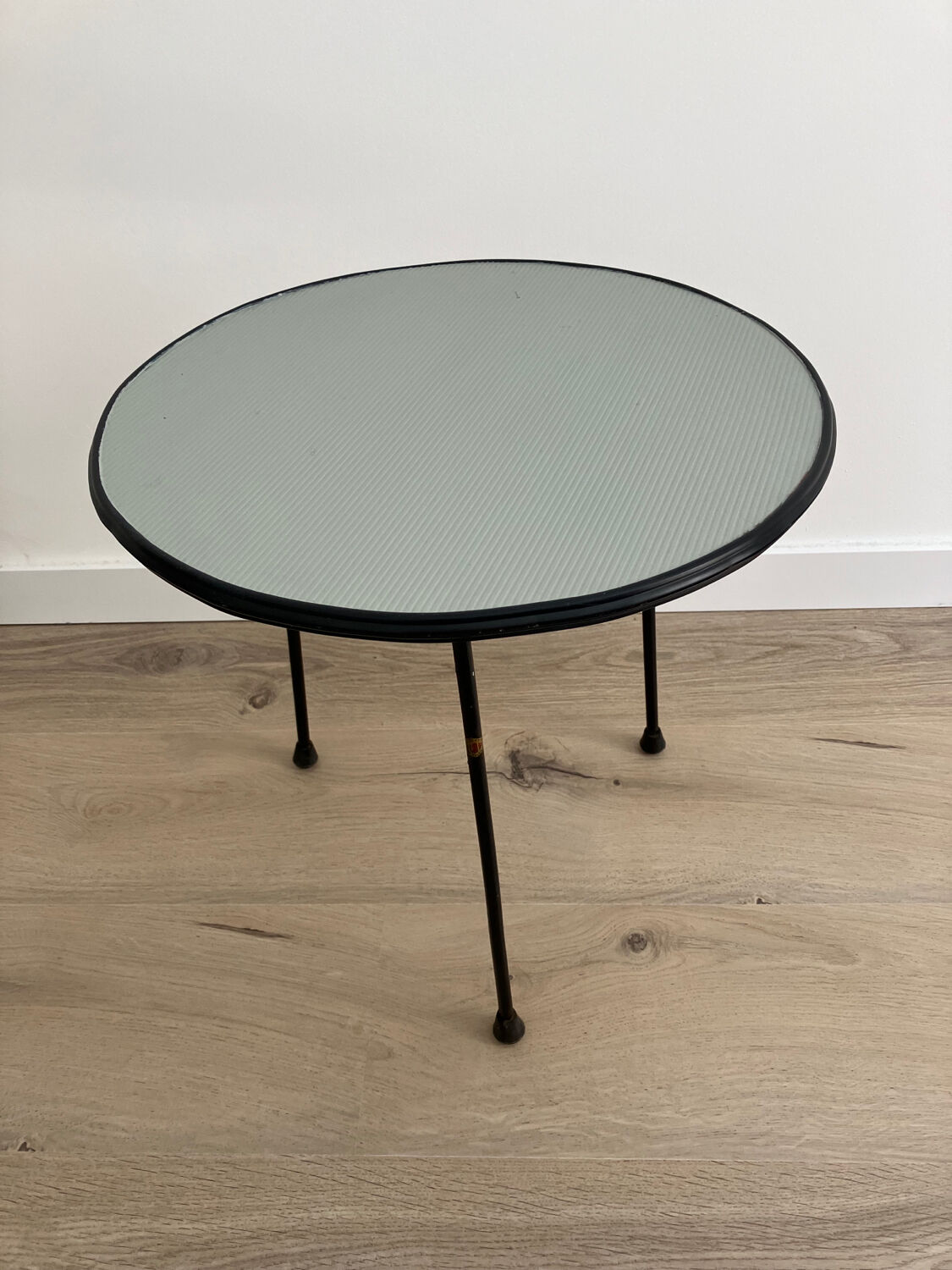 Metal tripod coffee table