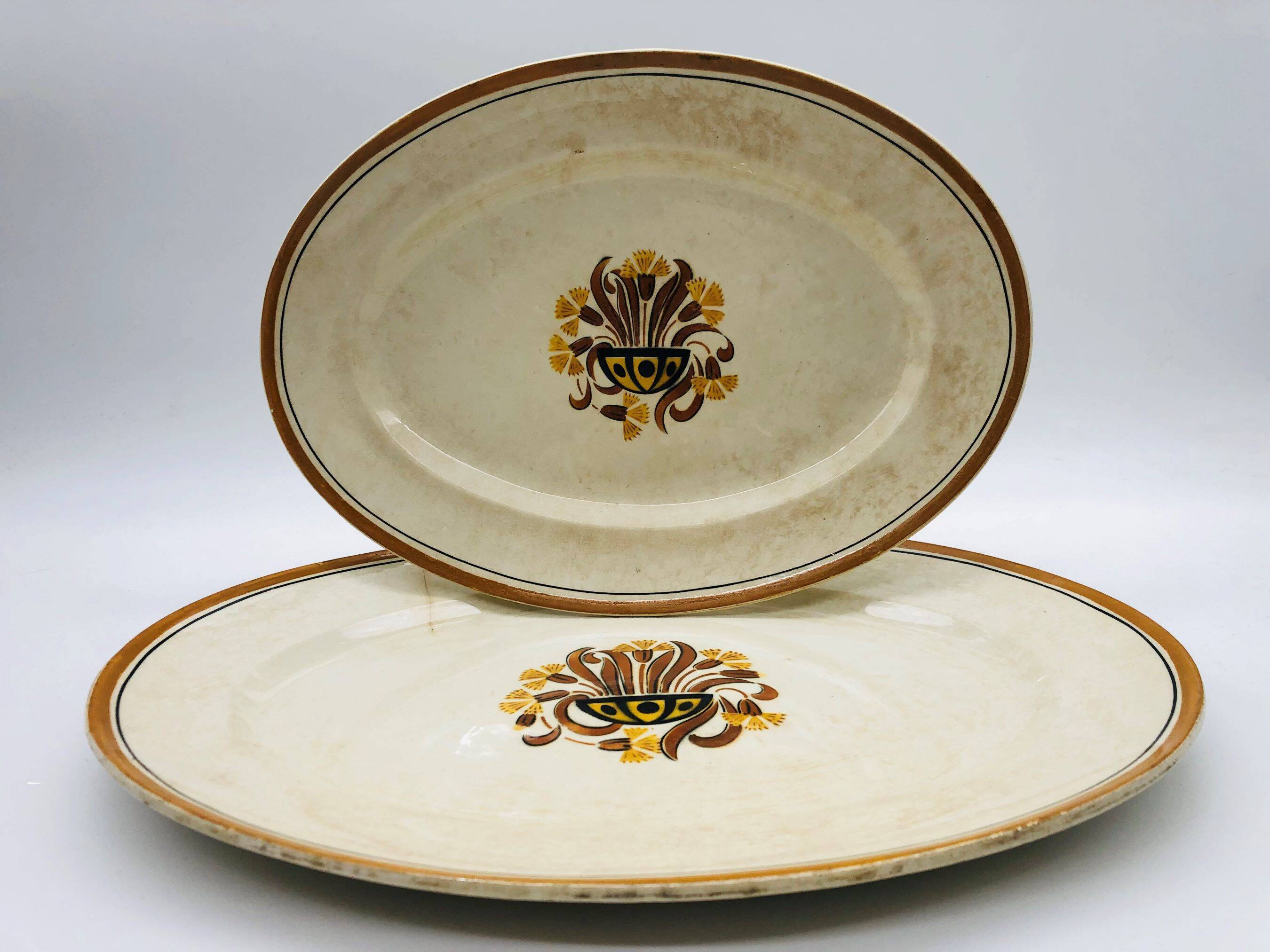 Set of 2 oval dishes, Creil and Montereau – Carnation model.