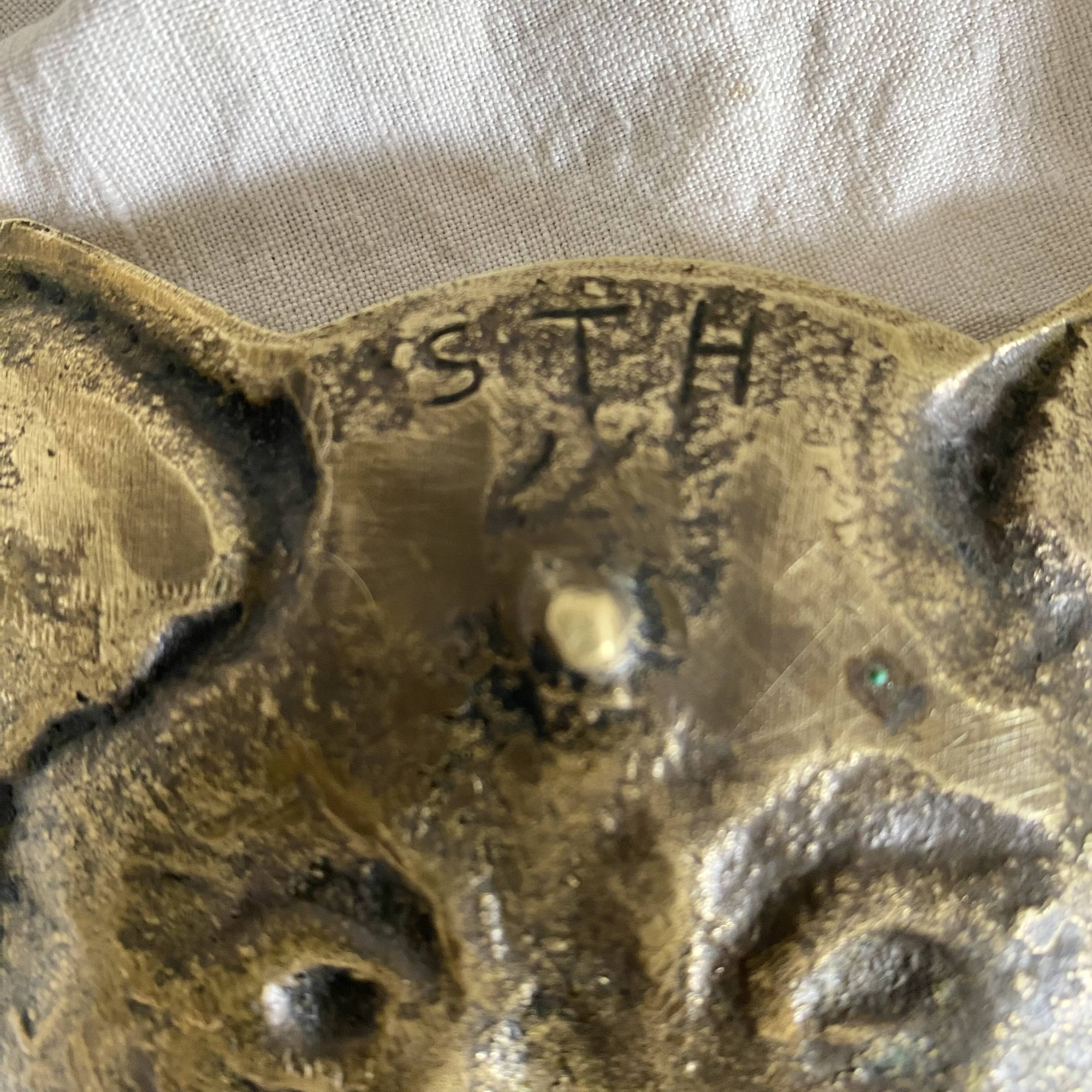 Ashtray, cat pocket emptier in gilded brass