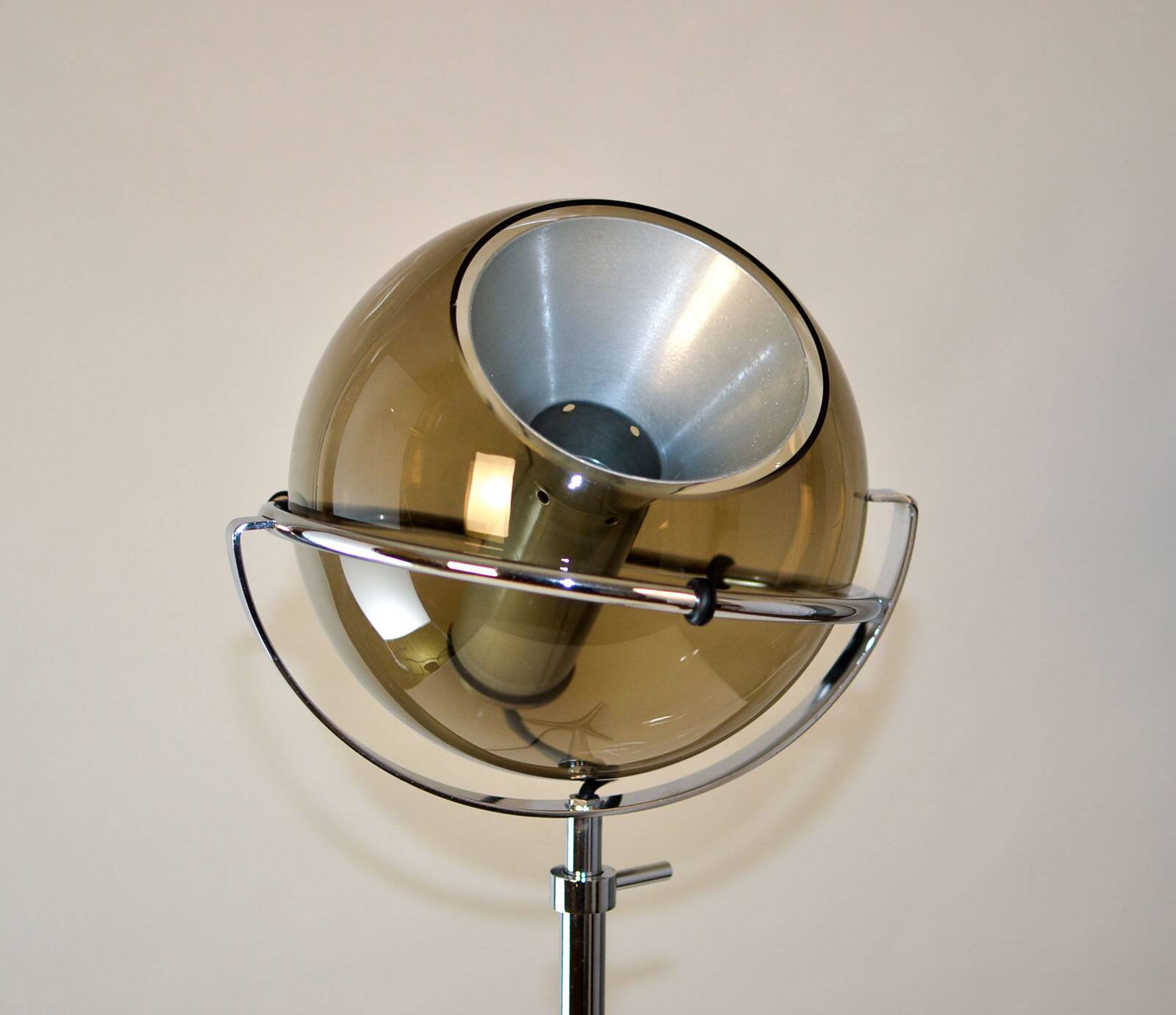 Dutch Design Raak Floorlamp ‘Globe’ by Frank Ligtelijn. The Netherlands 60s