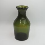 Carafe en verre vert