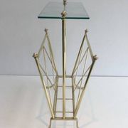 Porte-revues de style néoclassique en laiton et tablette en verre de la Maison Jansen