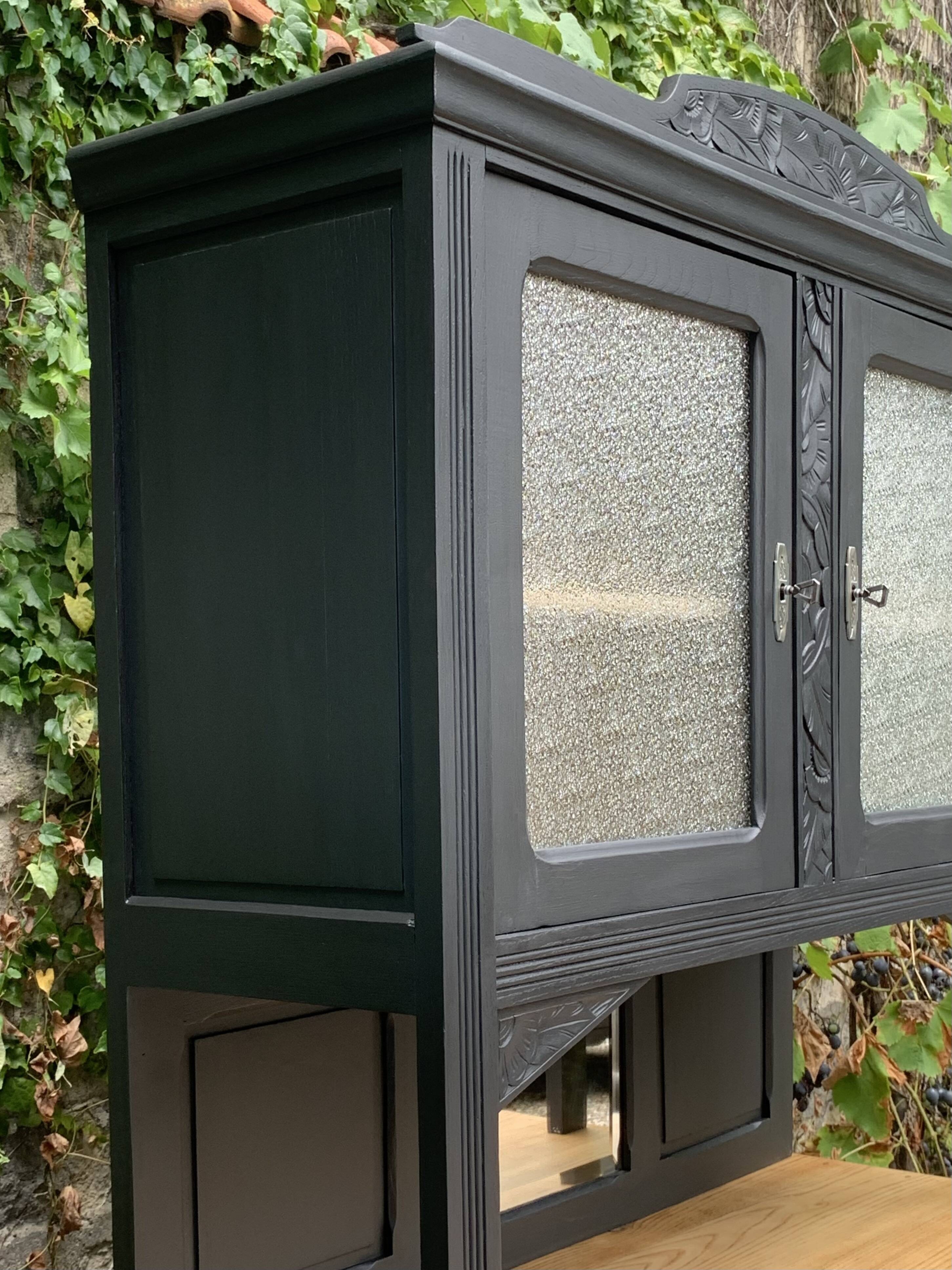Parisian art deco buffet in solid walnut 1930