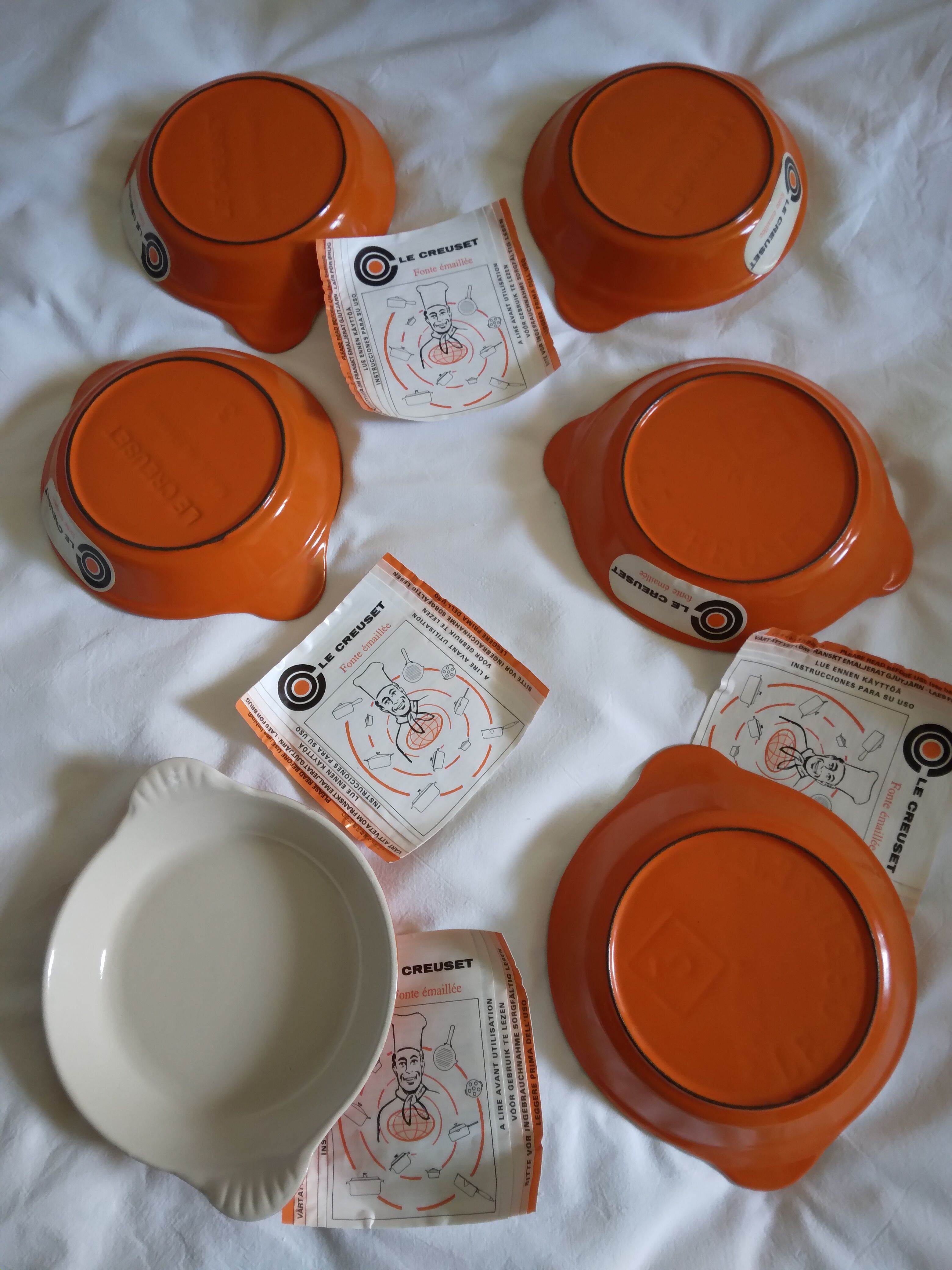 6 egg dishes Le Creuset orange