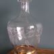 Carafe à liqueur avec bouchon, décor fleurs et dorures