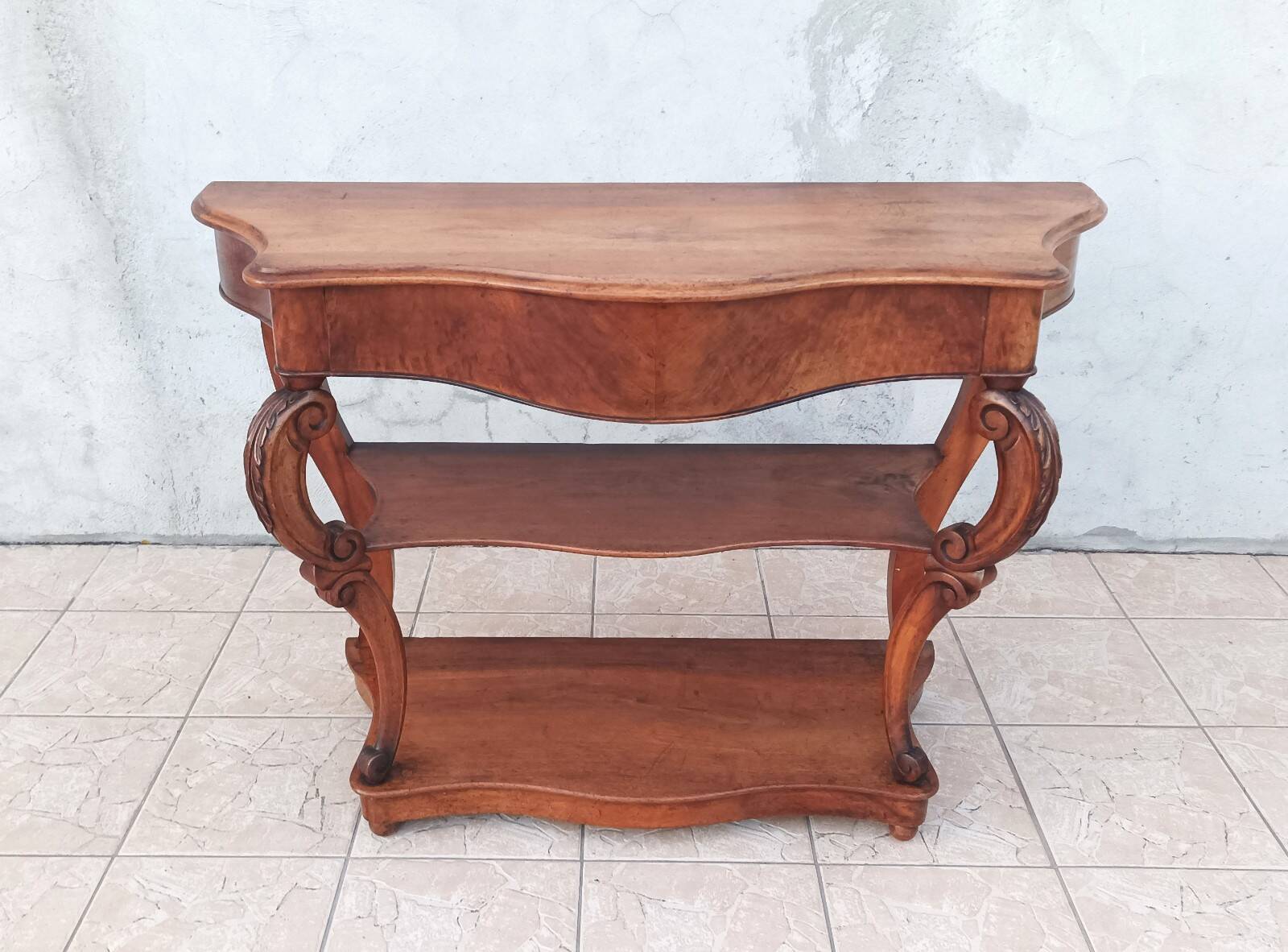 Large console from the Napoleonic III era in walnut and walnut burl.