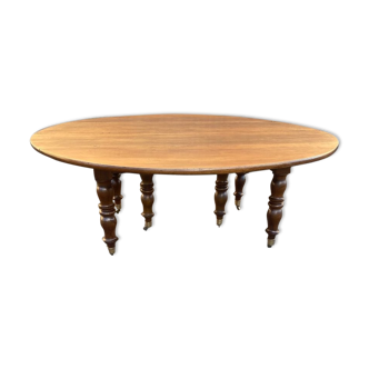 Walnut table period XIXth diameter 194 cm