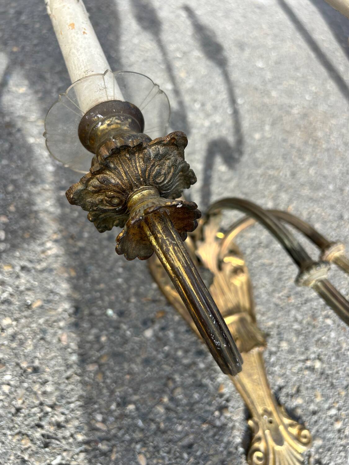 Pair of brass wall lights – Louis XVI style