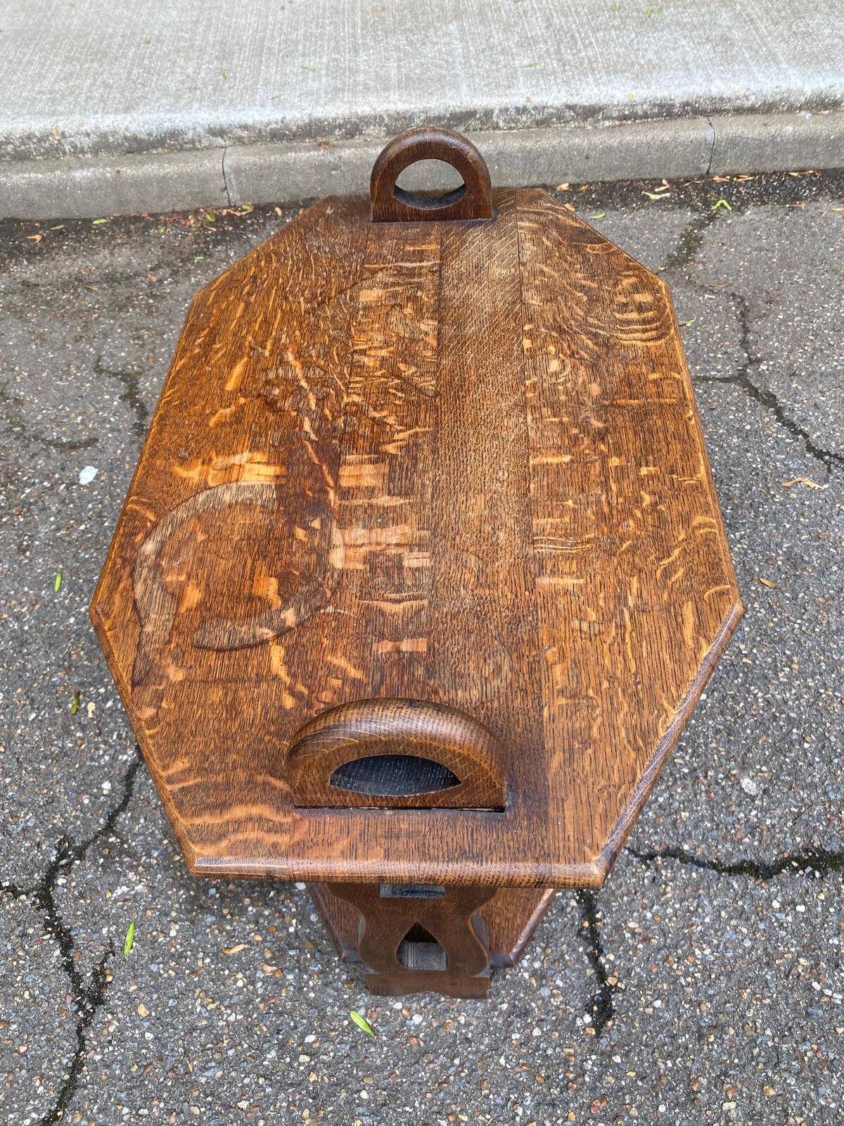 Table basse table d'appoint arts and crafts en chêne massif des années 20
