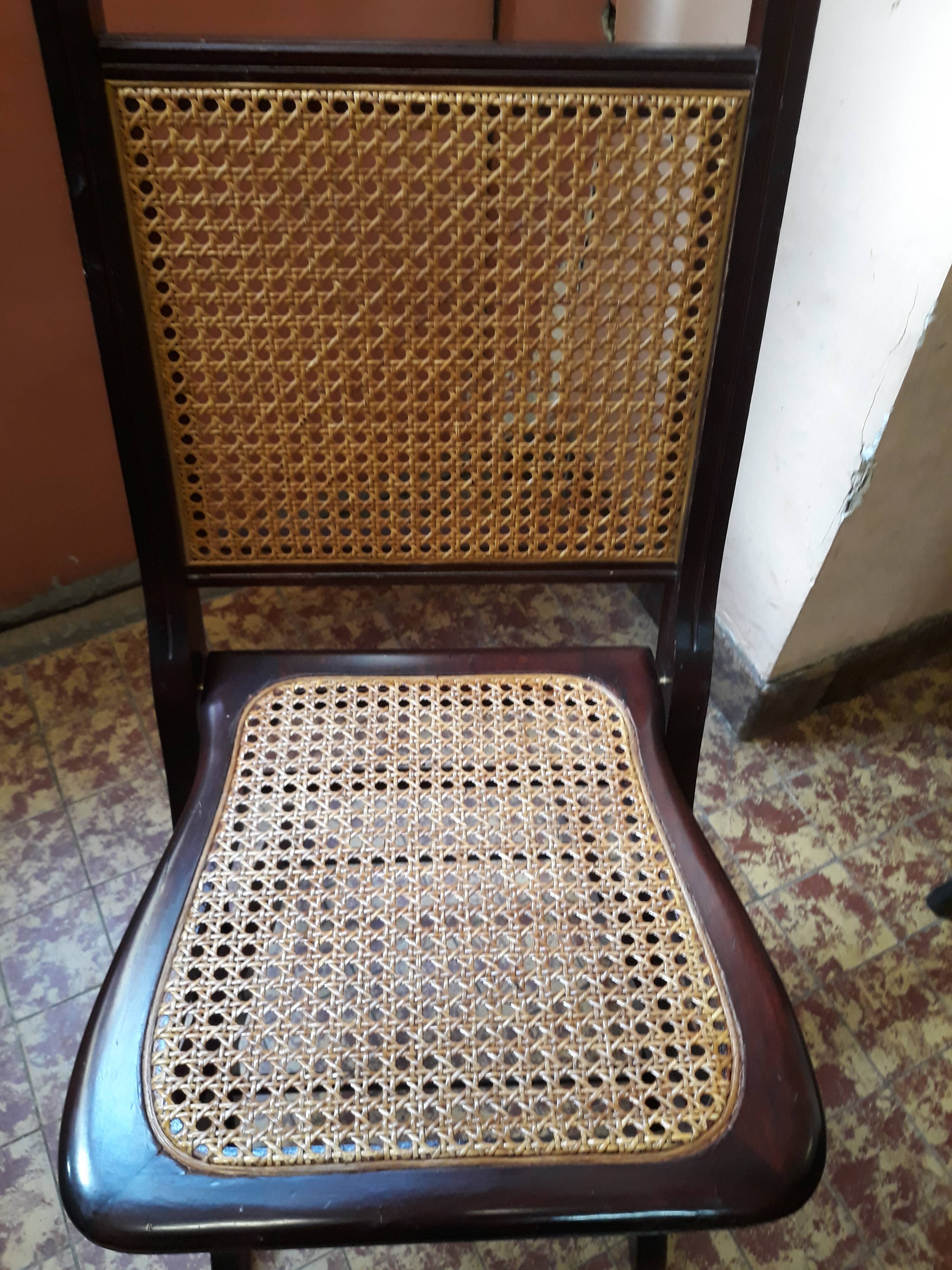 English-style folding chair