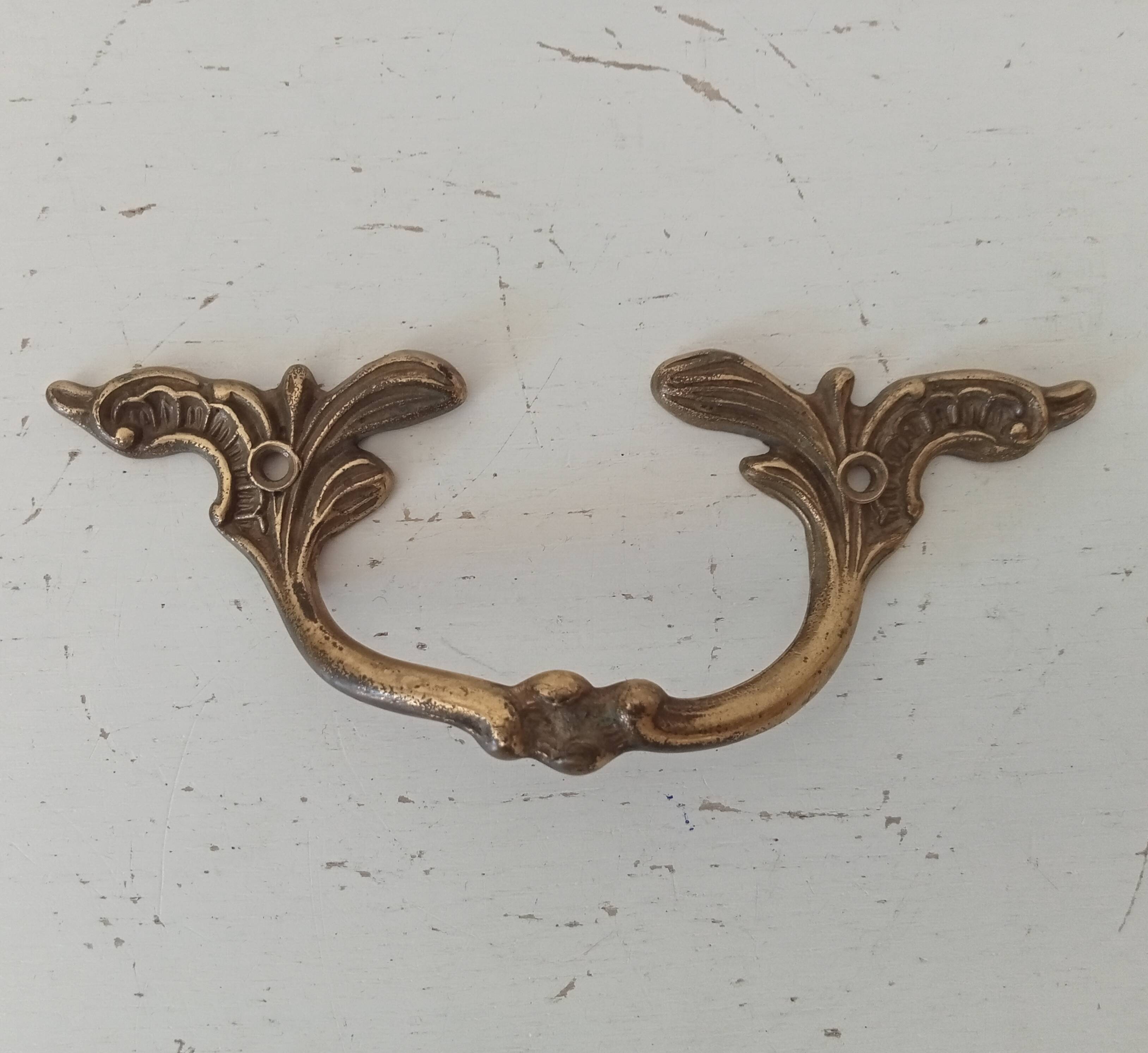Poignée tiroir de meuble ancien en bronze doré
