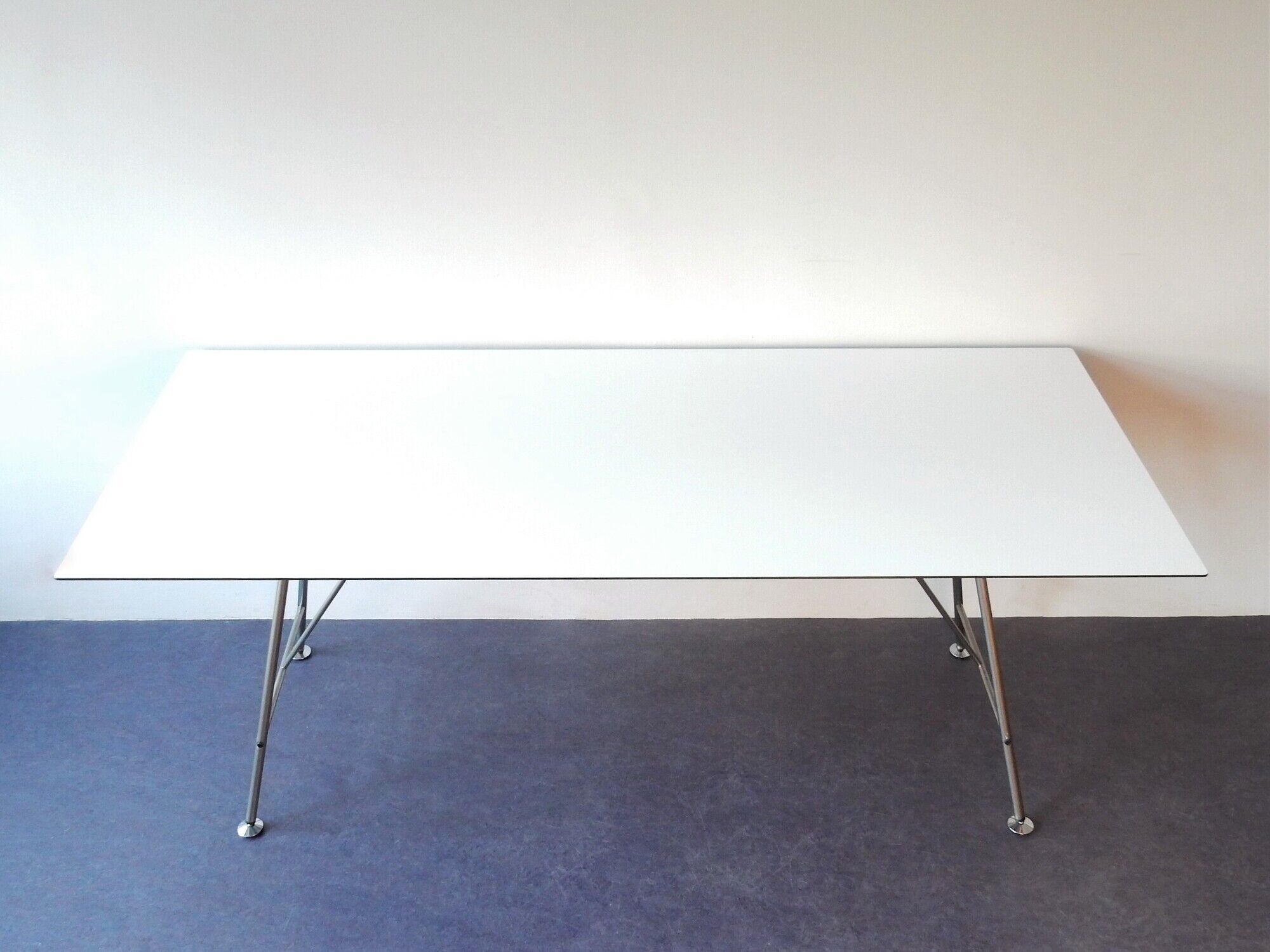 Tableau Unistandard par atelier Alinea, Suisse
