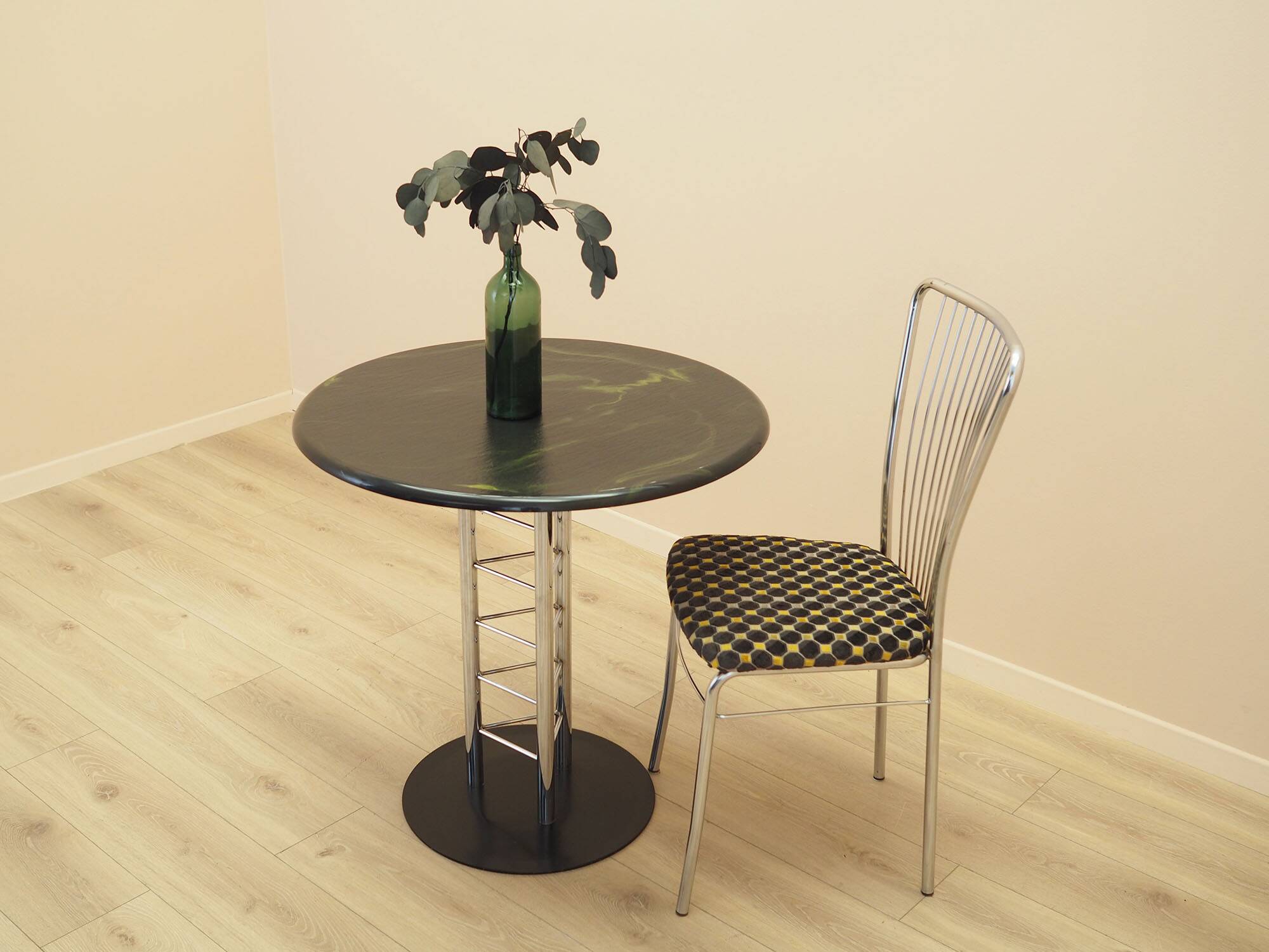 Table d'appoint en treillis italien, années 1970