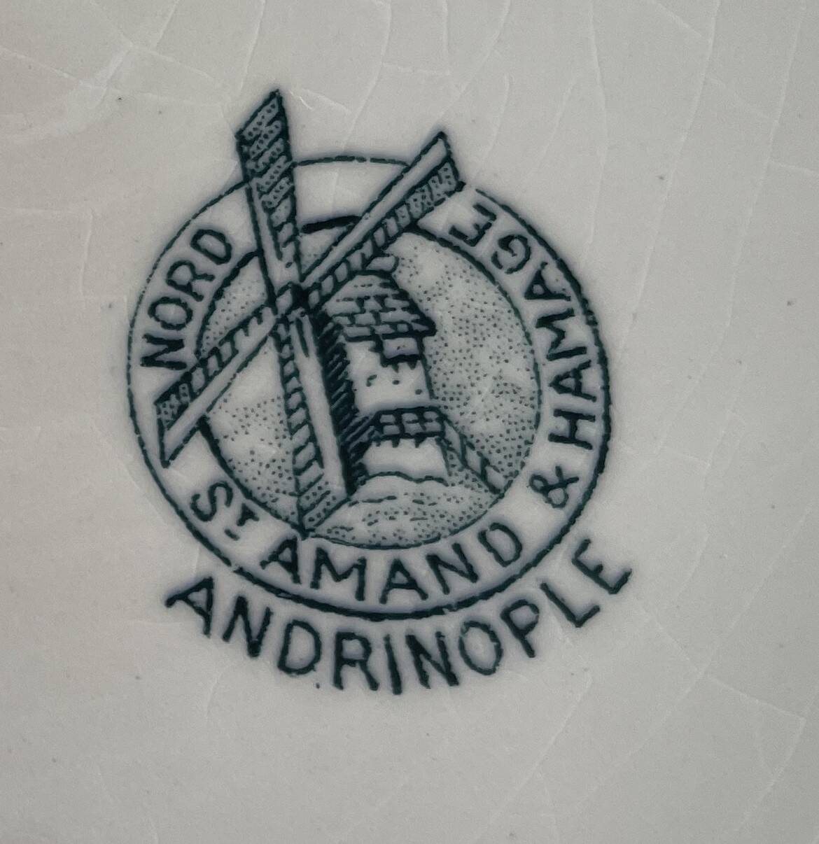 Large antique serving dish in Saint-Amand earthenware (Nord)