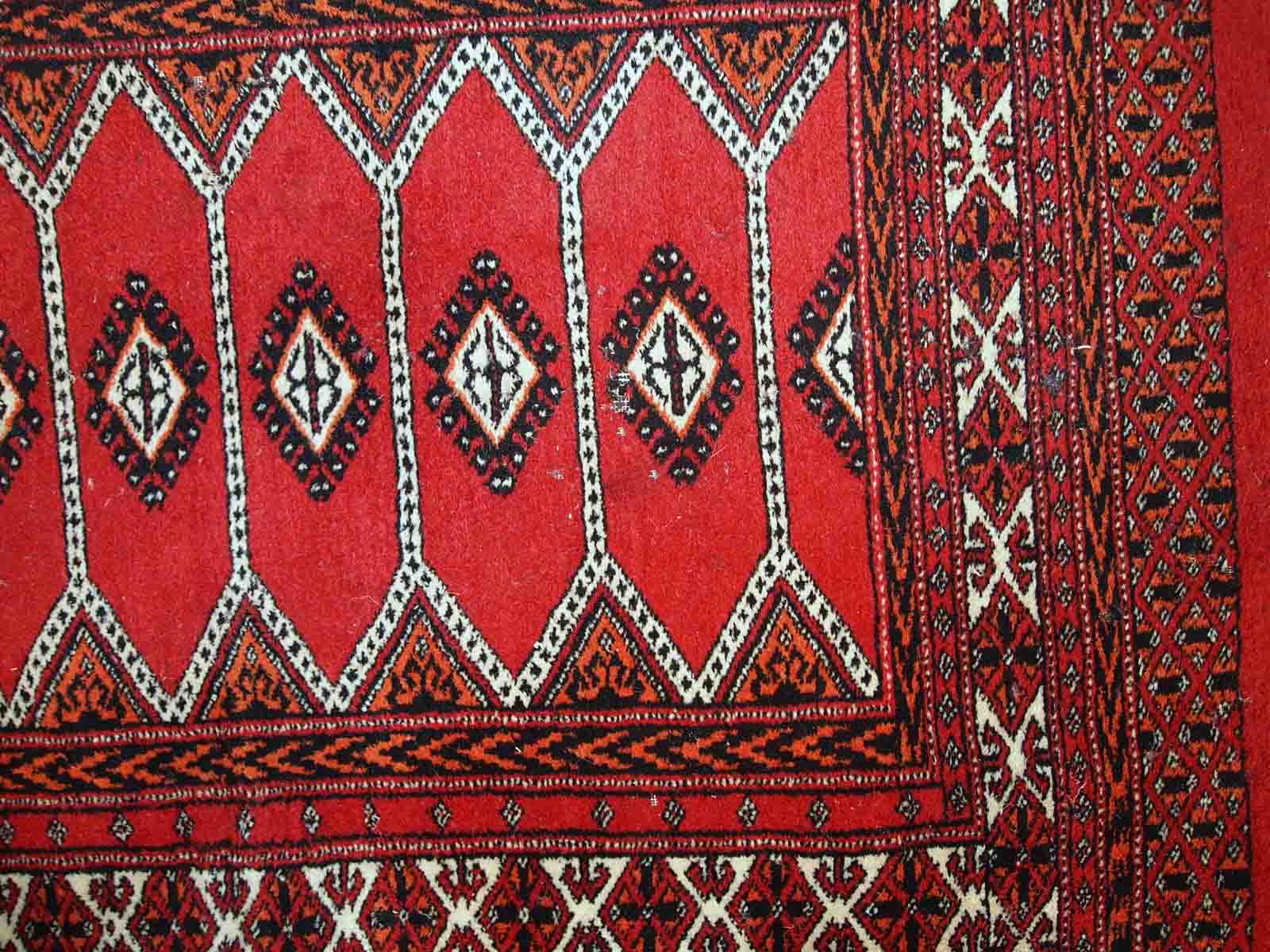 Vintage Pakistani carpet Lahore handmade 81cm x 145cm 1960s, 1C733