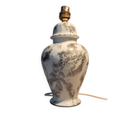 Fine porcelain lamp, hand-painted decoration. Laure Selignac, Paris.