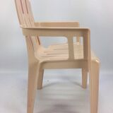 Boston by Pierre Paulin garden chair