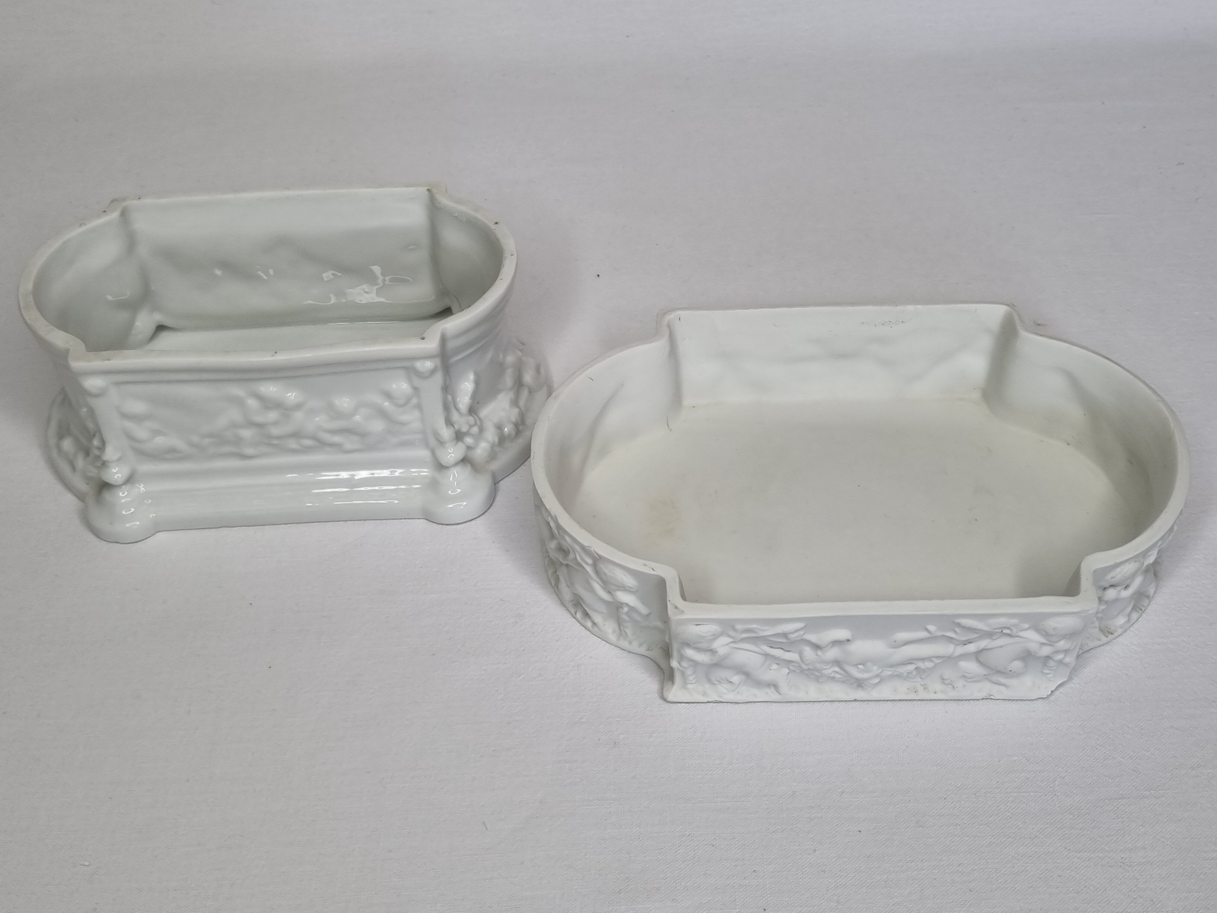 Set of two table planters in white porcelain "Capodimonte"