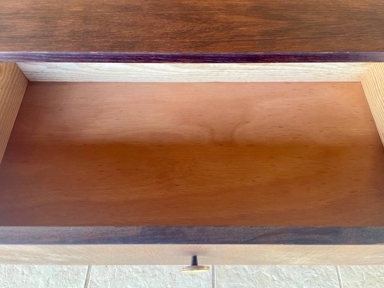 Commode haute vintage en chêne  à 5 tiroirs, circa 1950s