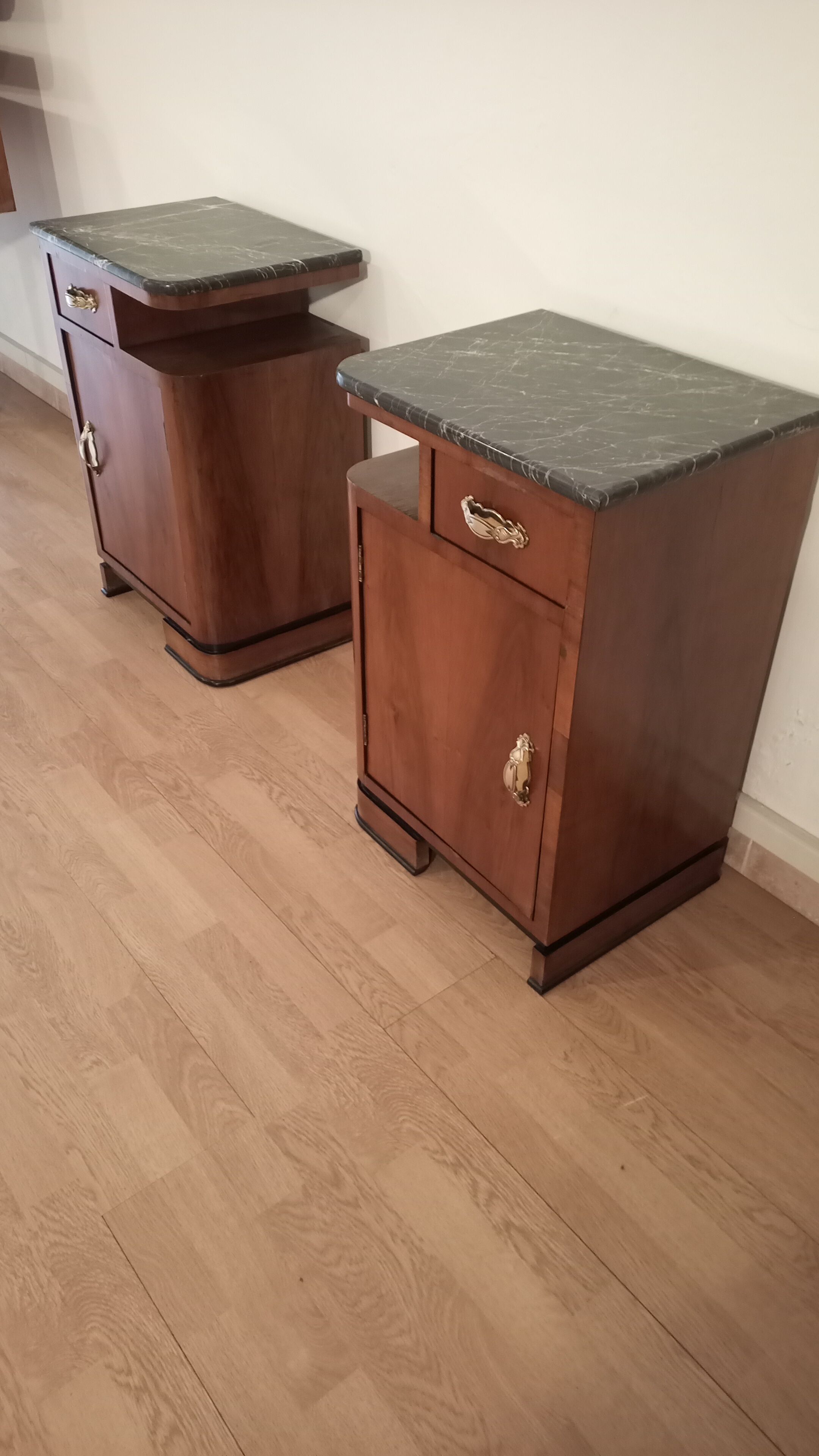 Tables de chevet italiennes Art Déco en noyer, Set de 2