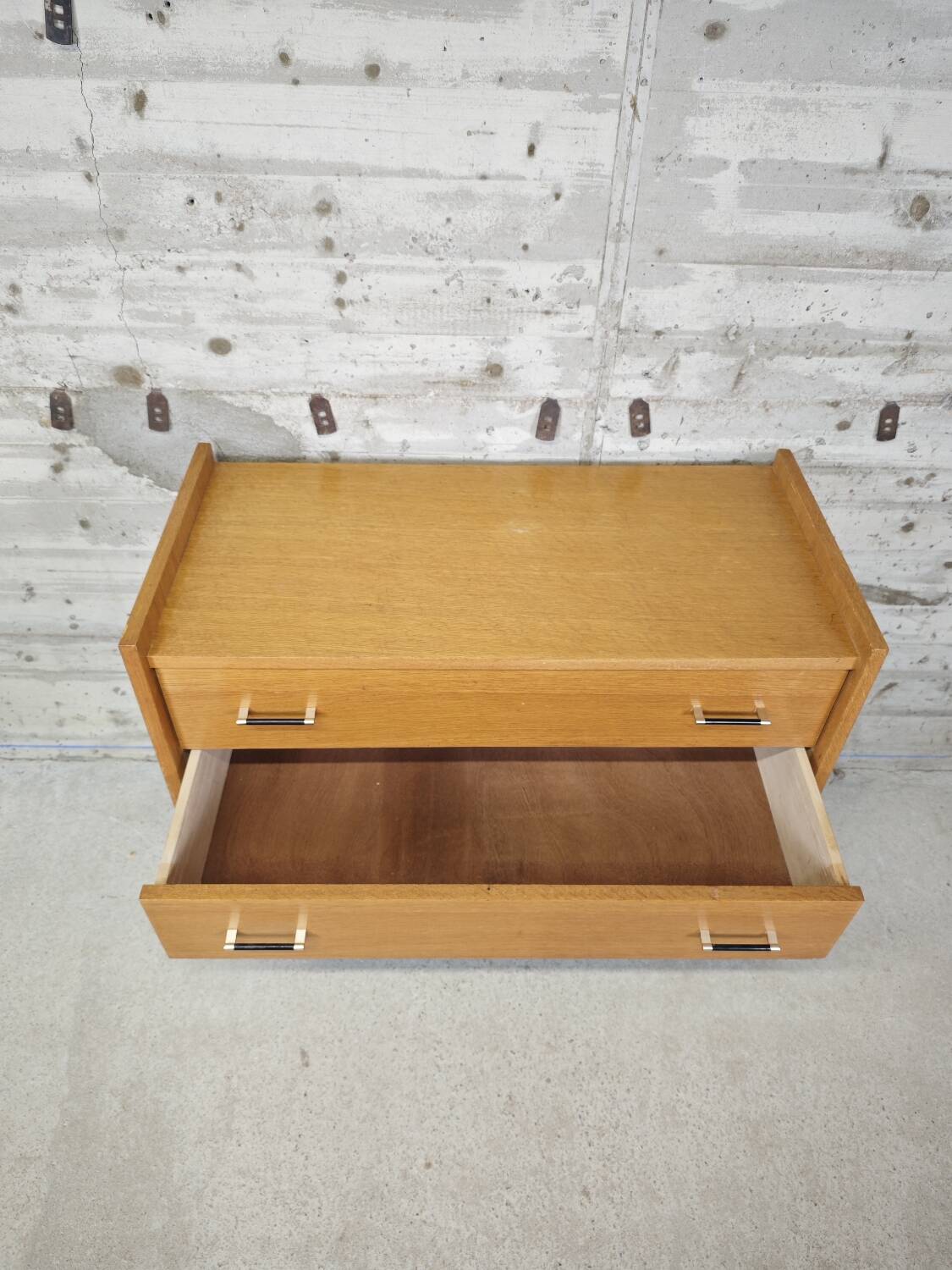 Vintage chest of drawers in light wood