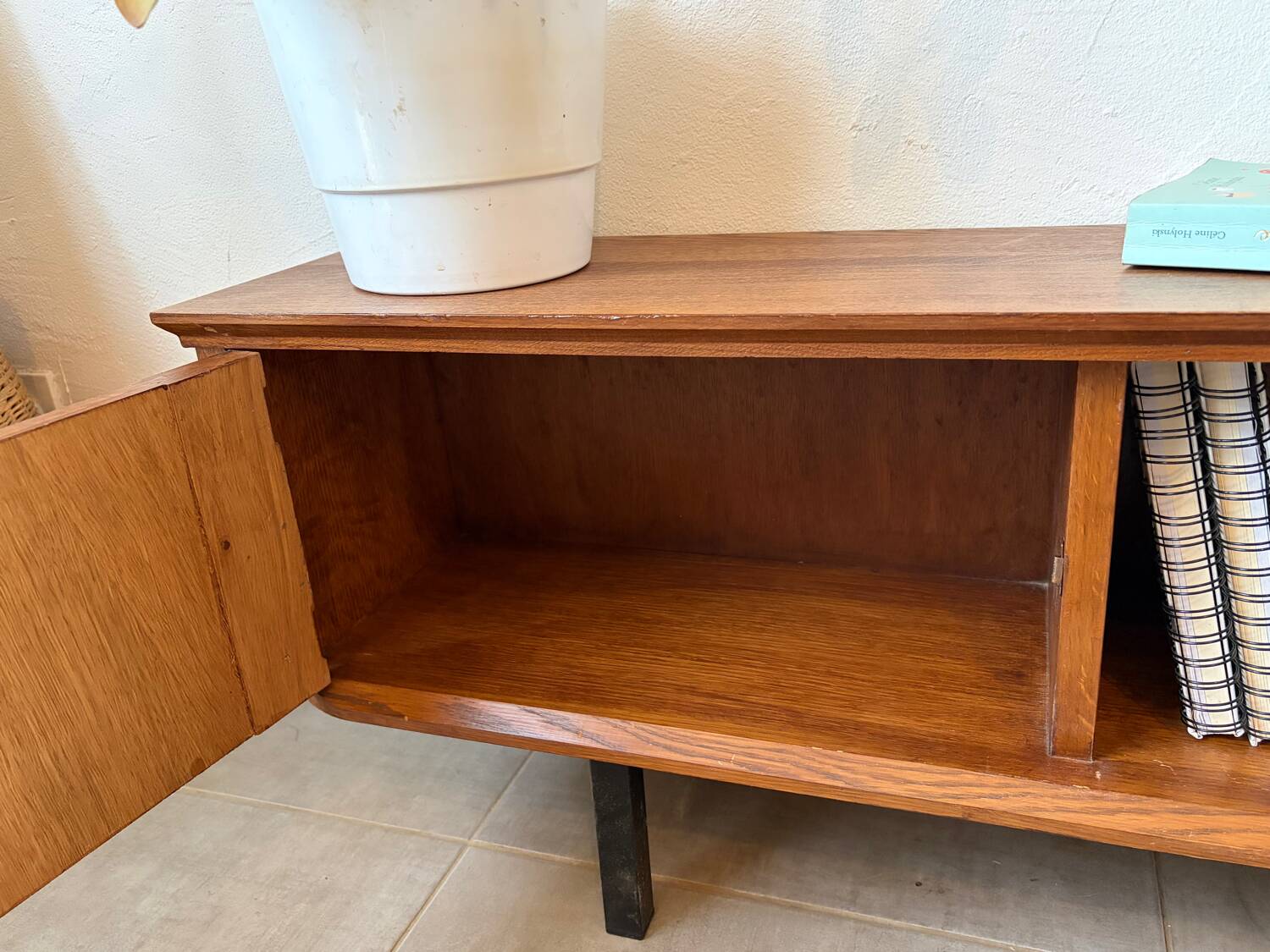 Enfilade basse vintage peu profonde