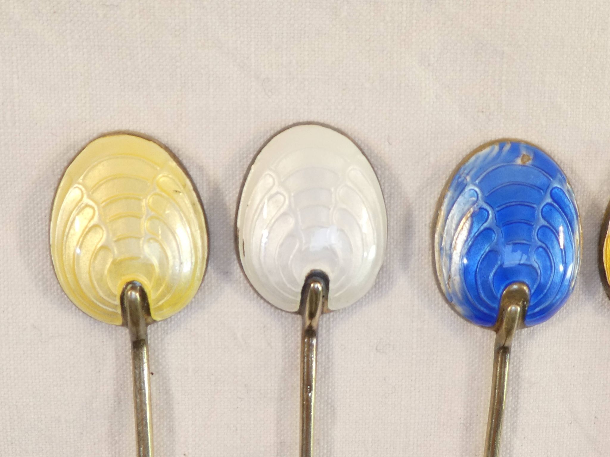 6 mocha spoons in solid silver vermeil and enamelled silver lion passant