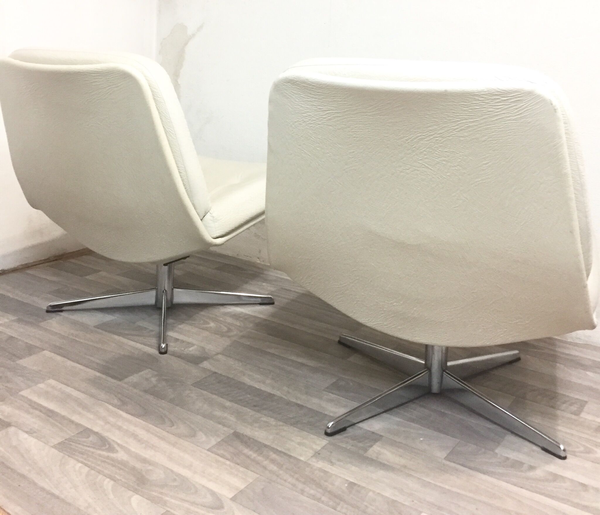 Paire de fauteuils tournants 1970