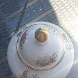 Lided vase