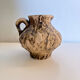 Vase pichet en céramique texturée – esprit brut / artisanal – style Wa