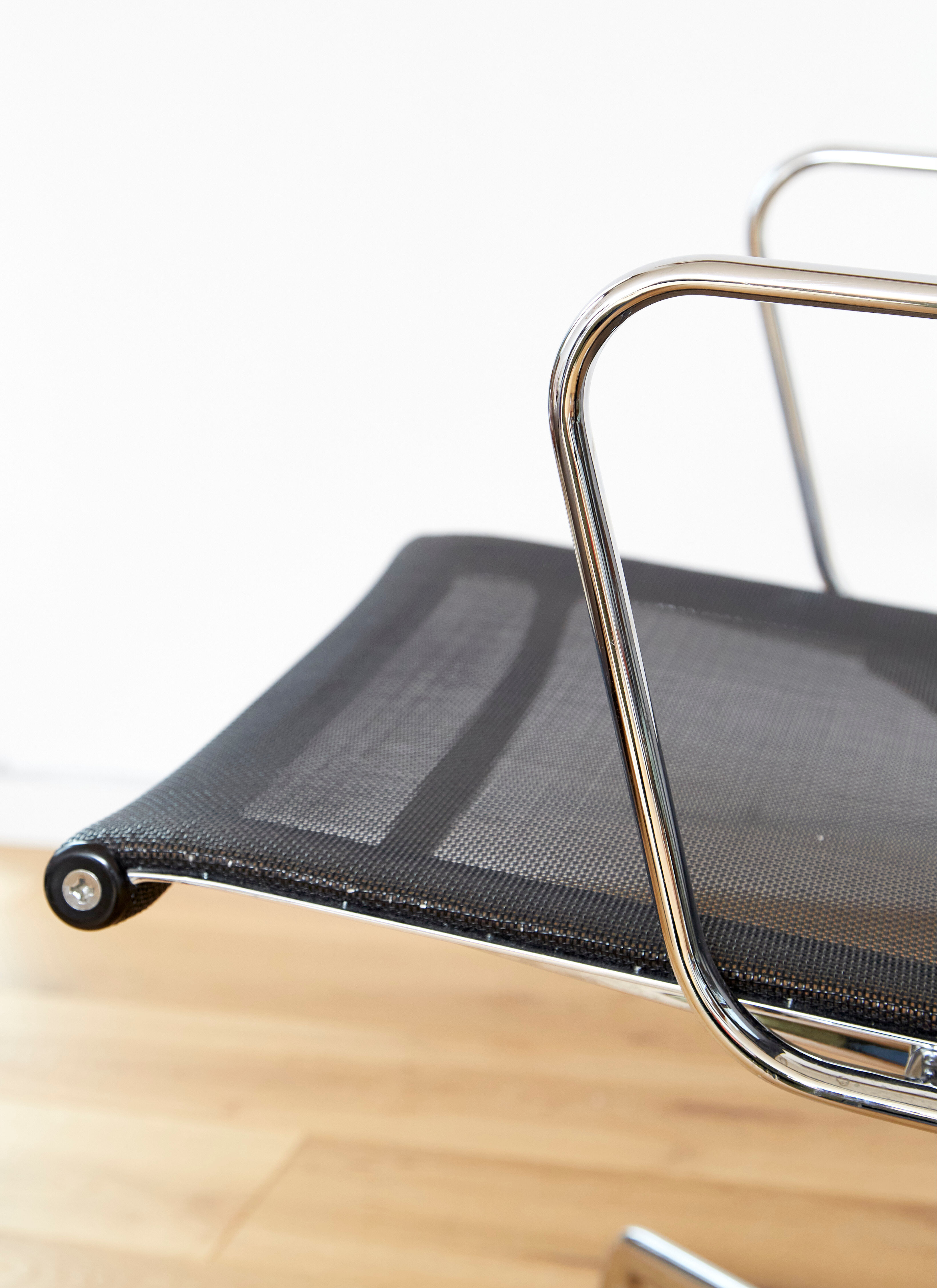 EA 108 Swivel Chair by Charles & Ray Eames for Vitra