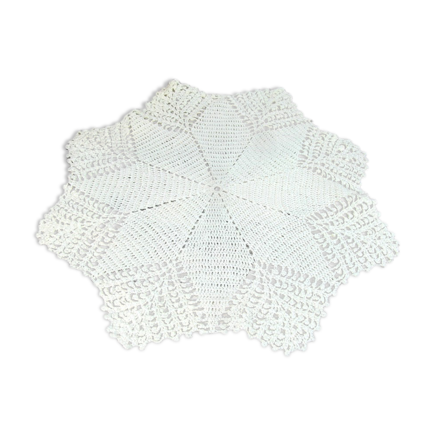 Handmade round placemat in crocheted cotton lace