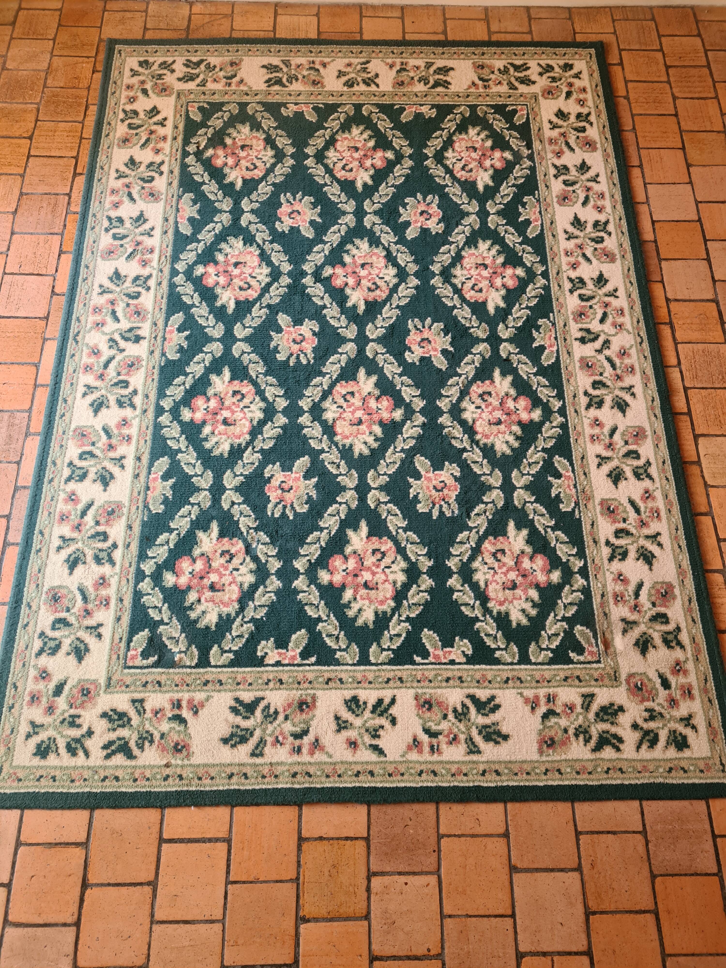 Vintage rug 1.26m x 1.77m