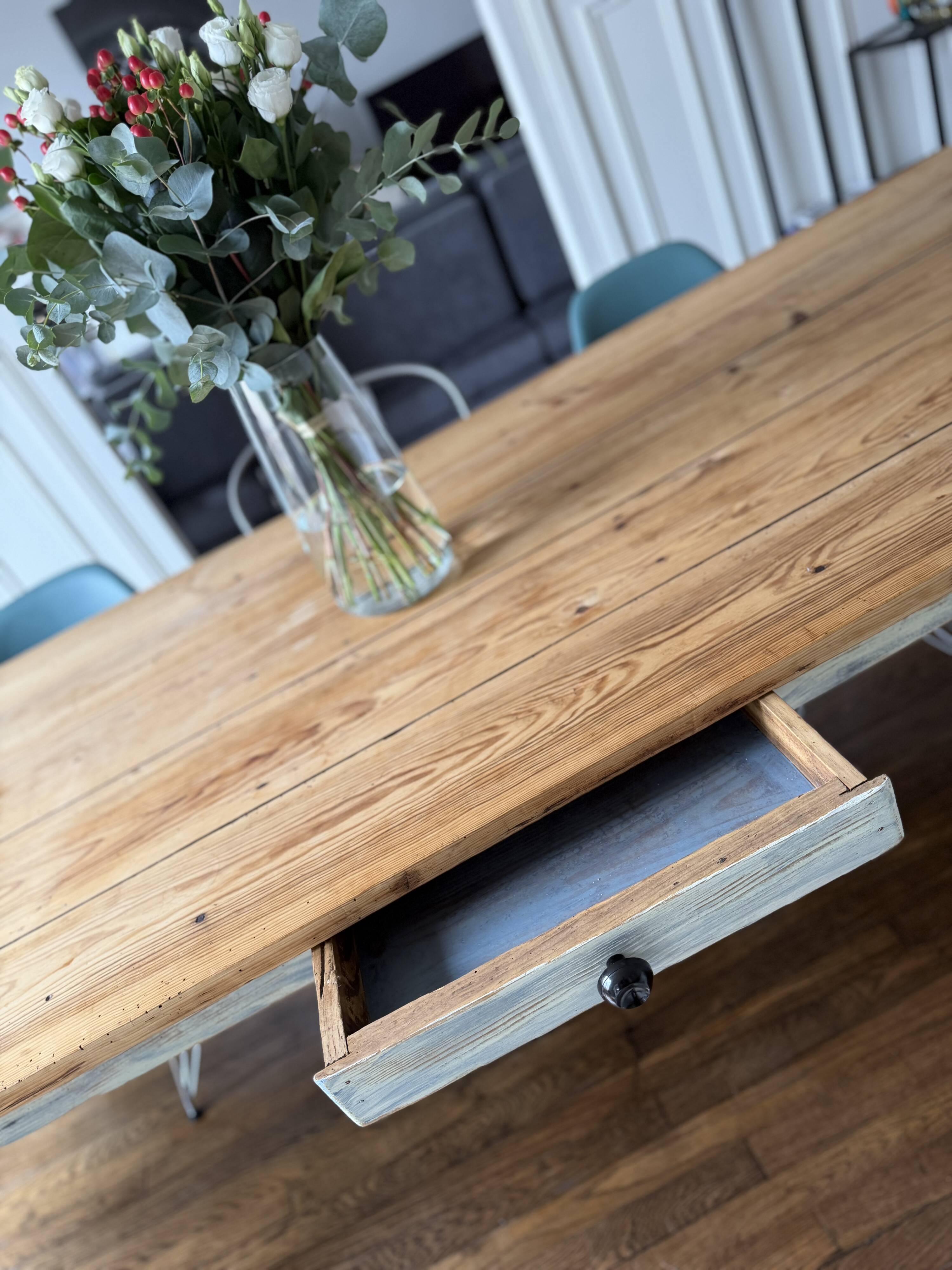 Farm table