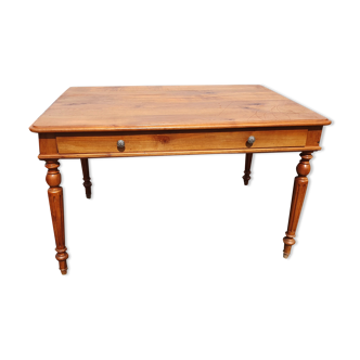 Table or desk with 1 caramel patina drawer