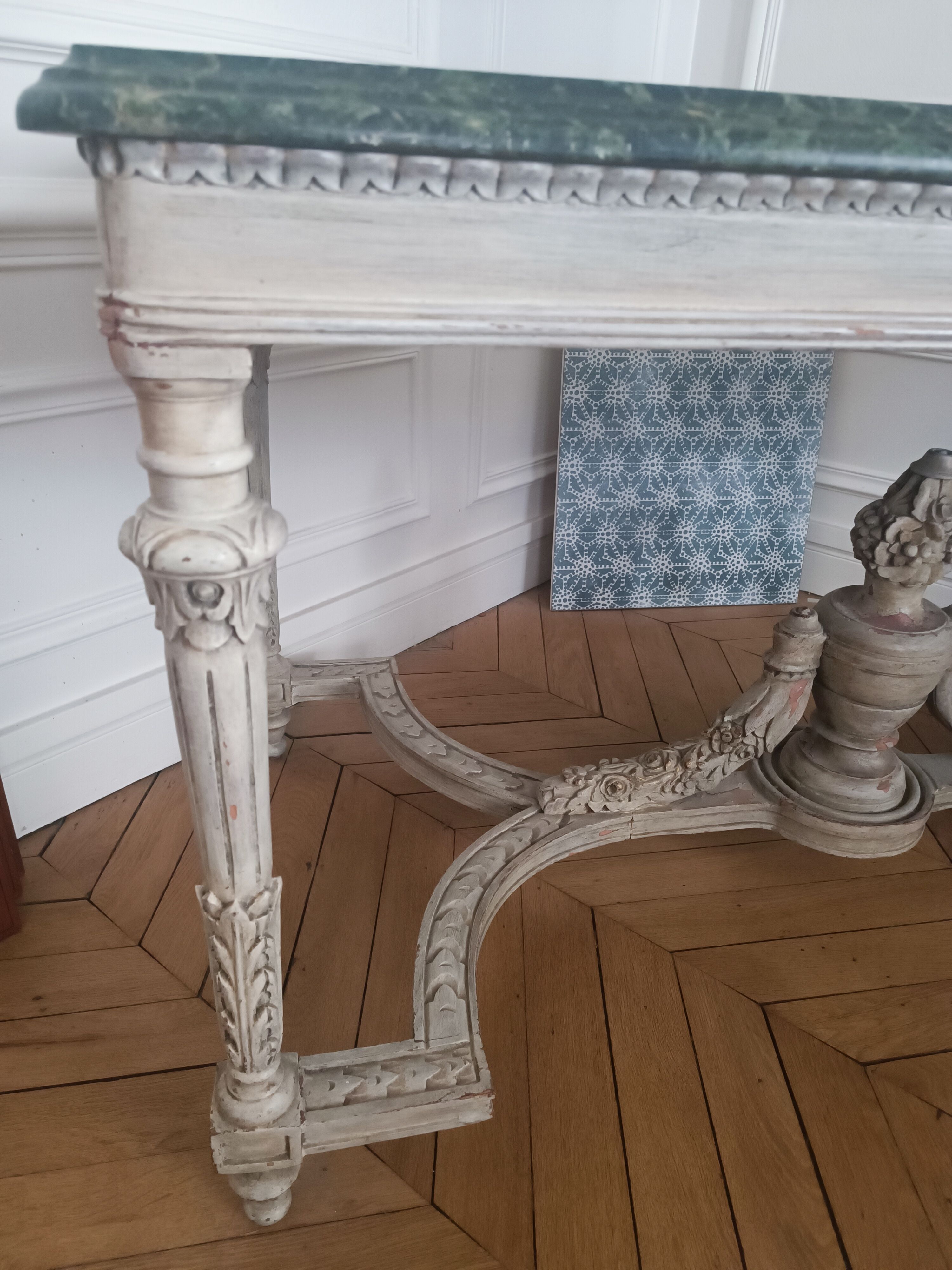 Table à gibier style louis xv - marbre vert