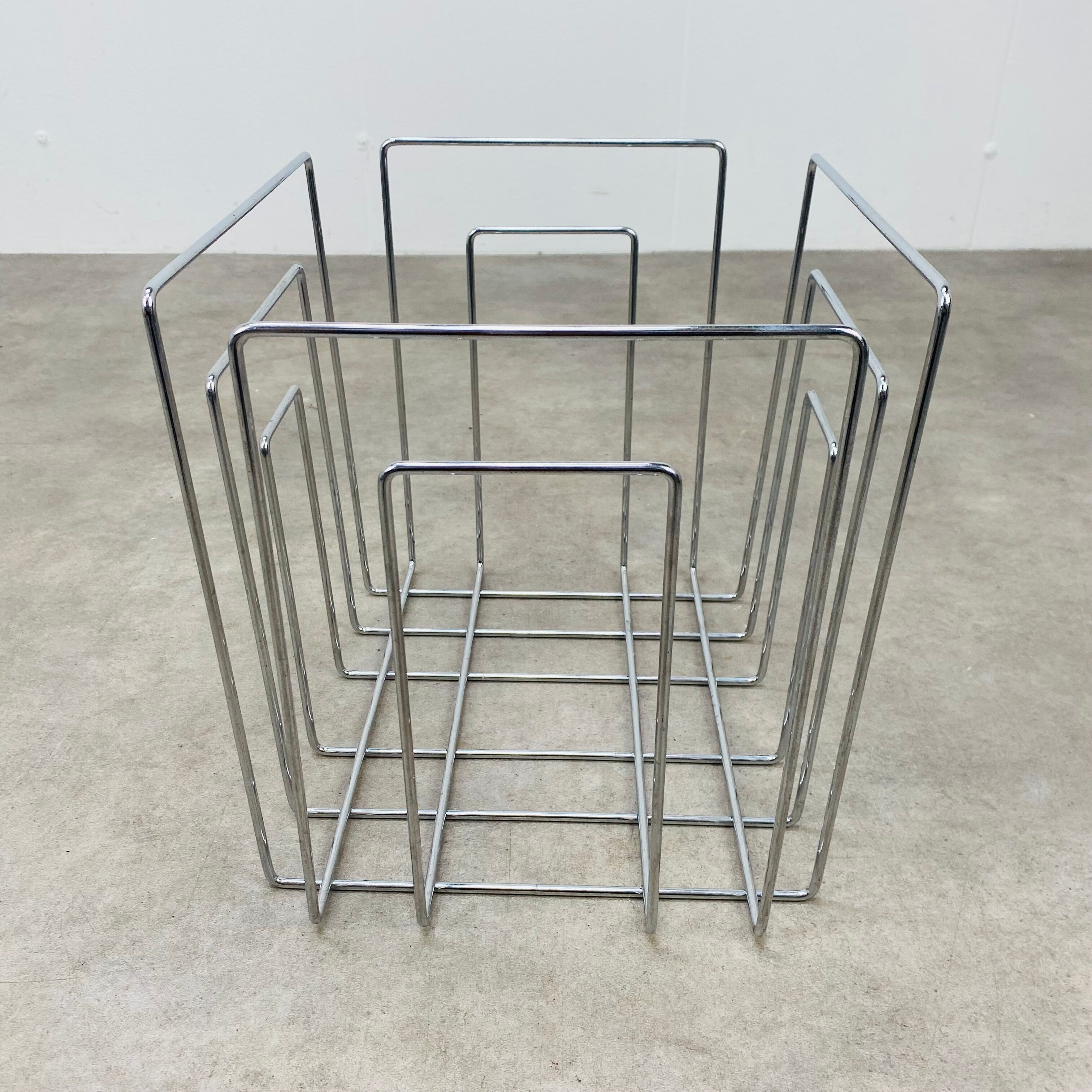 Magazine holder in chromed metal by Willi Glaeser for TMP 80s